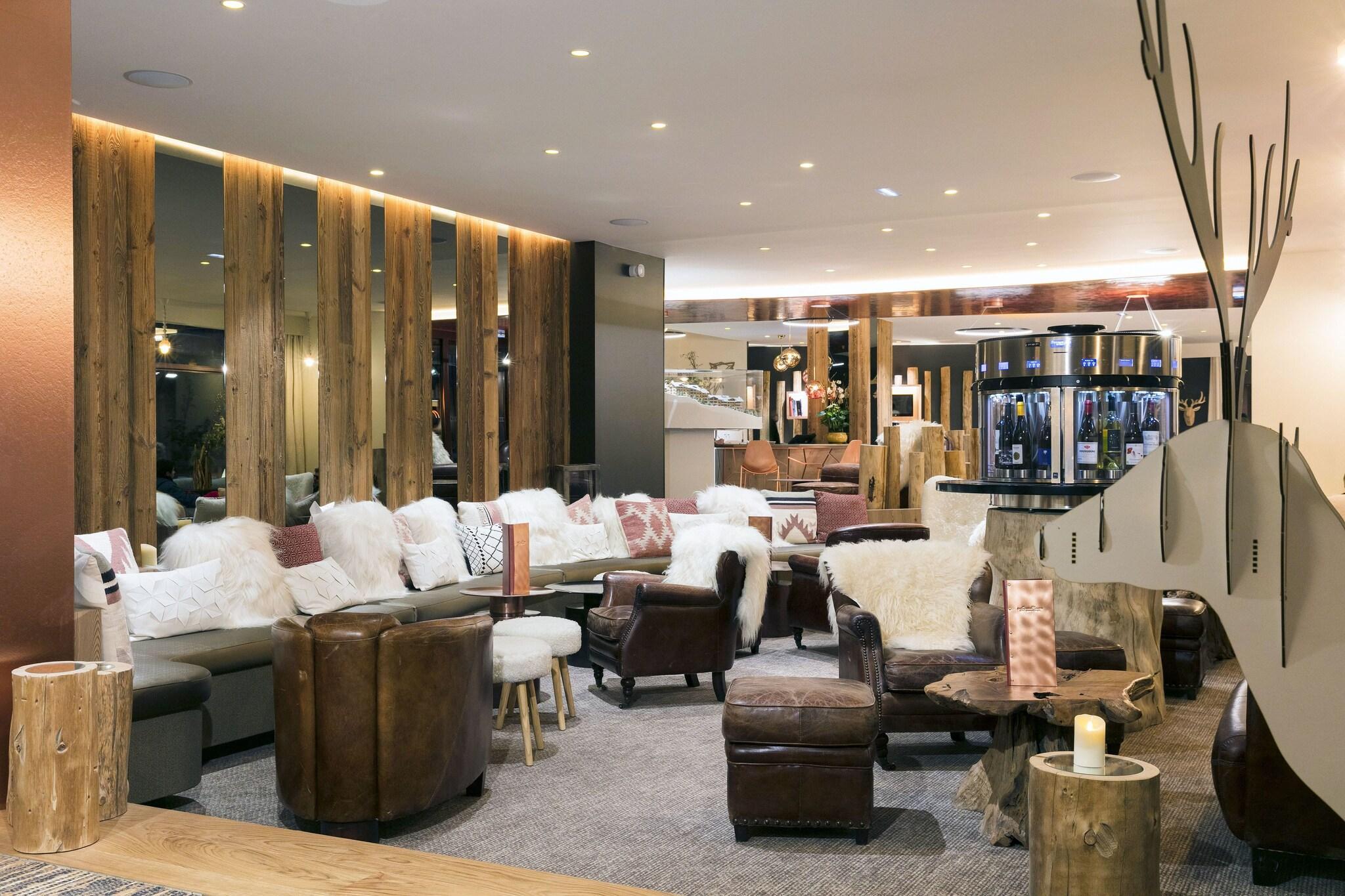 Bar/Salón Grandes Rousses Hotel & Spa