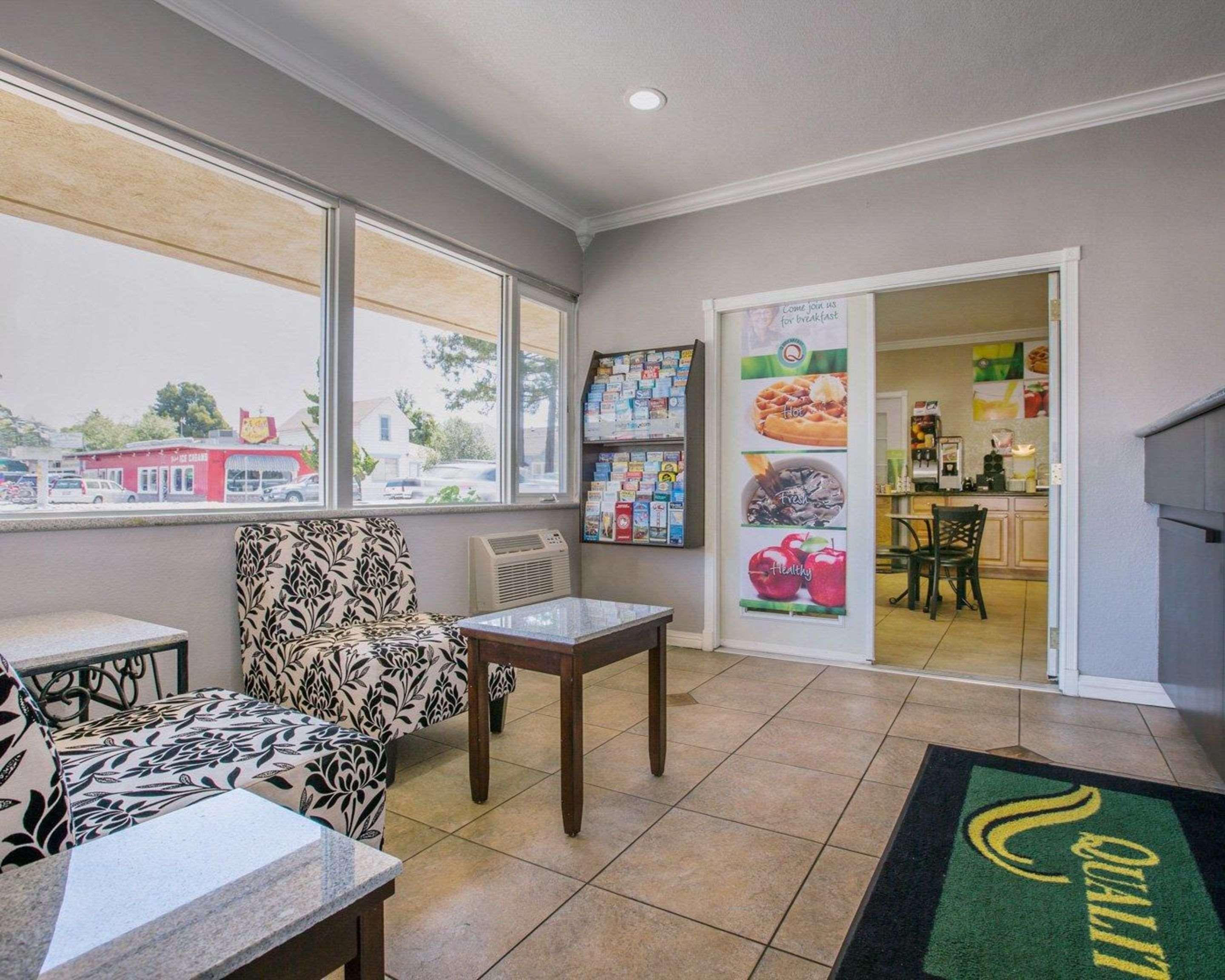 Vista Lobby Quality Inn Santa Cruz