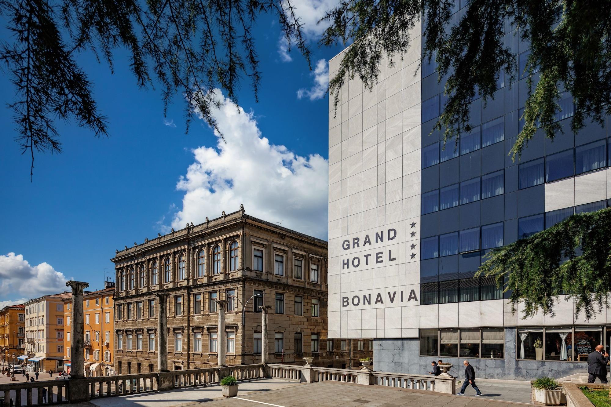 Vista Exterior Grand Hotel Bonavia