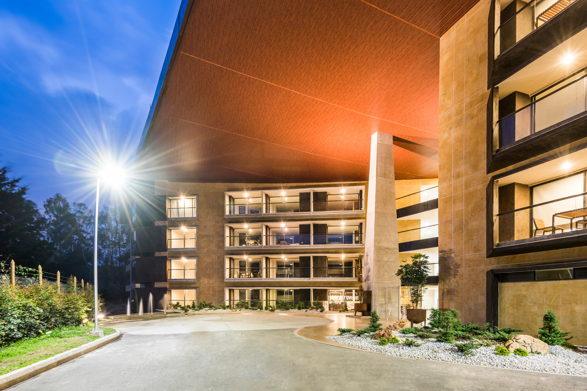 Vista Exterior Rio Verde Living Suites