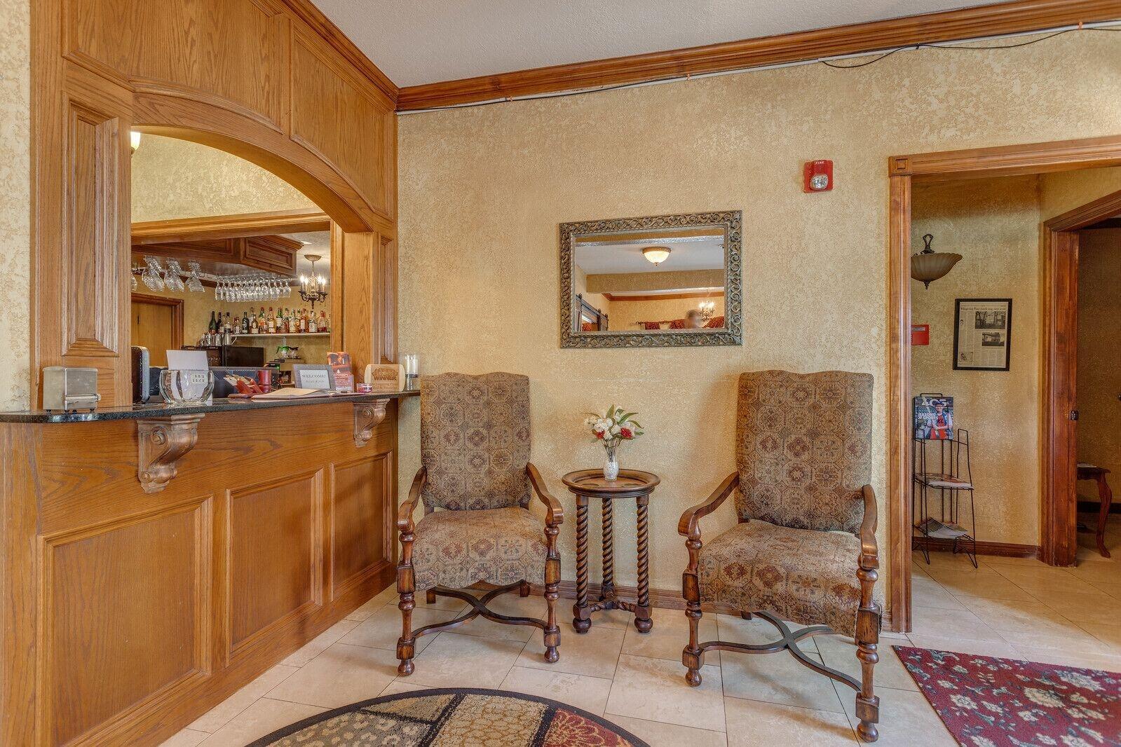 Vista Lobby The Whispering Pines Inn Bed & Breakfast