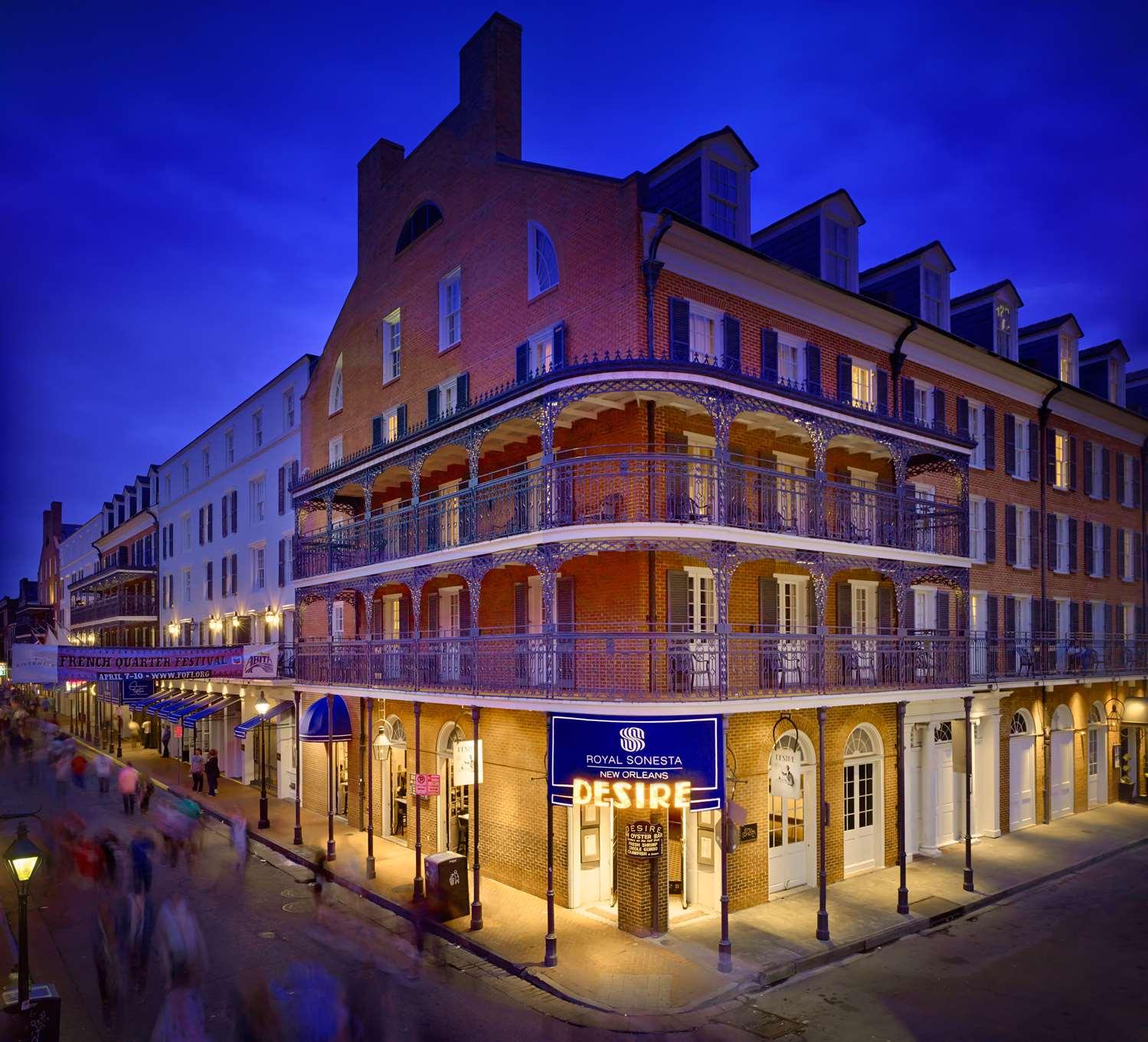 Vista da fachada Royal Sonesta New Orleans
