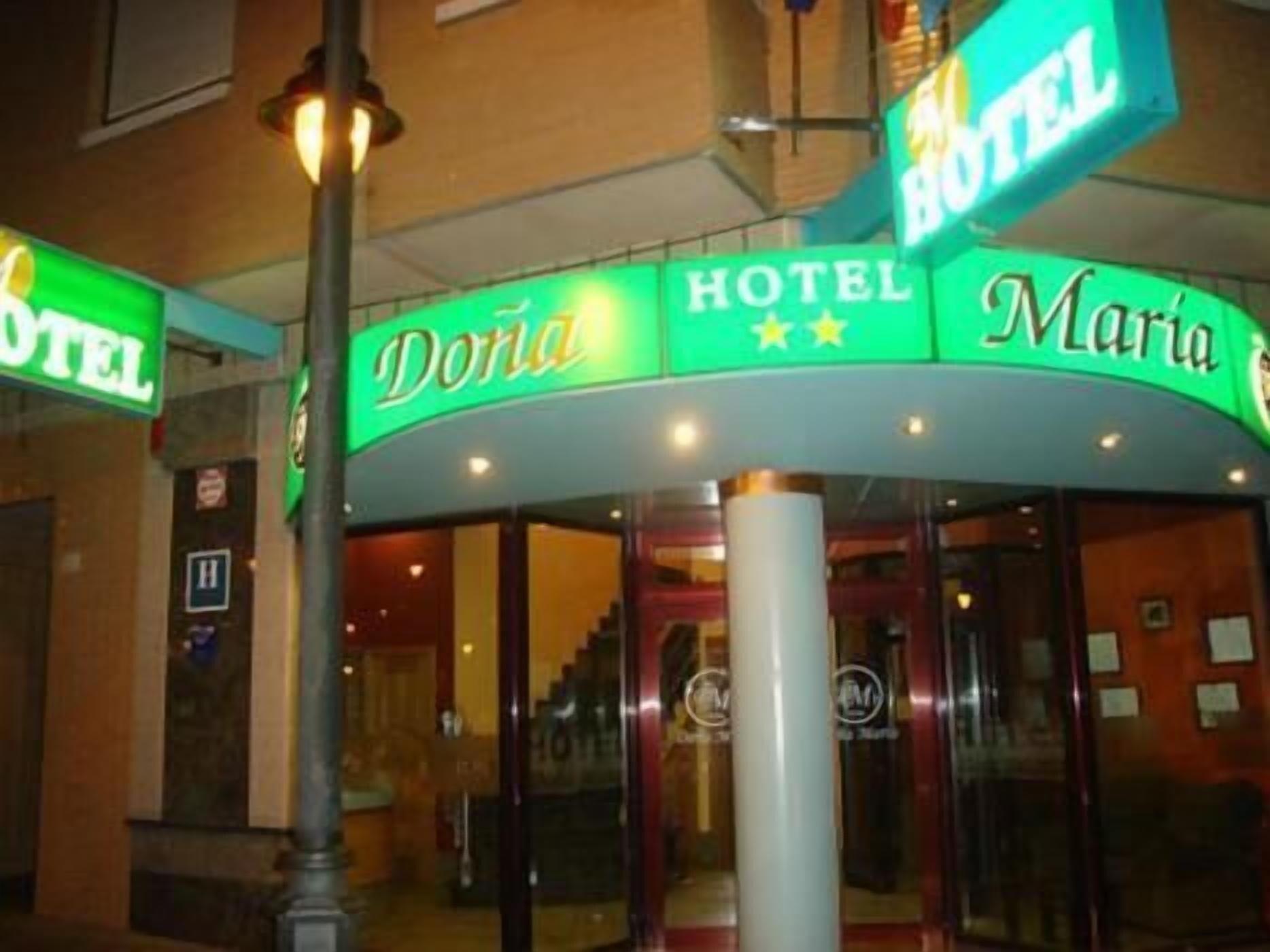 Vista Exterior Hotel Doña María