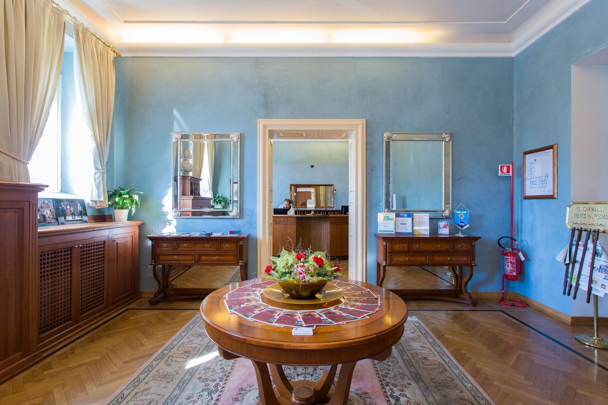 Vista Lobby Grand Hotel Entourage Palazzo Strassoldo