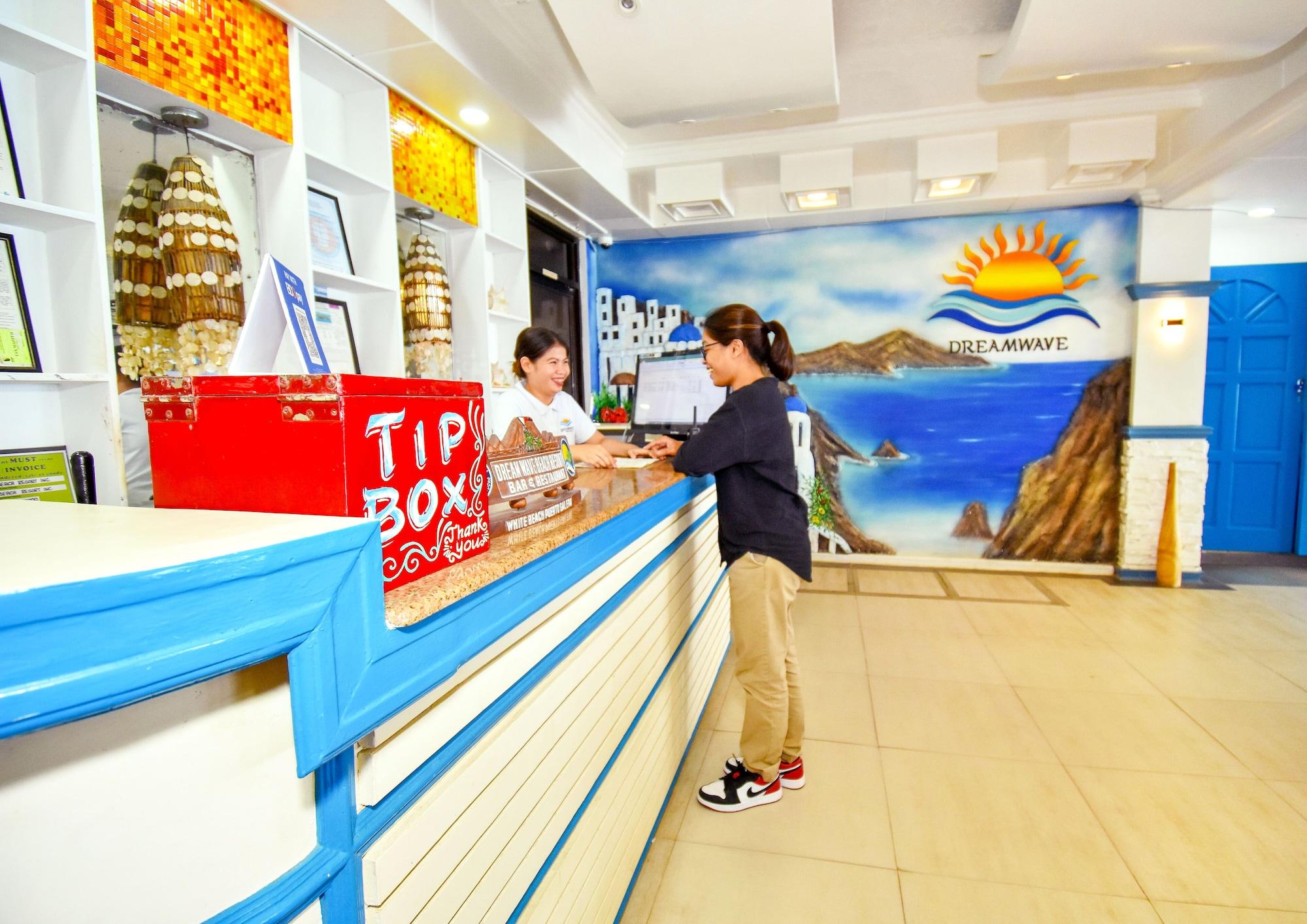 Vista Lobby Dreamwave Hotel Puerto Galera