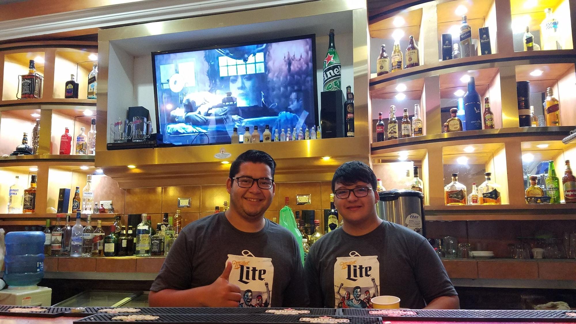 Bar/Salón Hotel Club Quinta Pat Resort & Restaurant