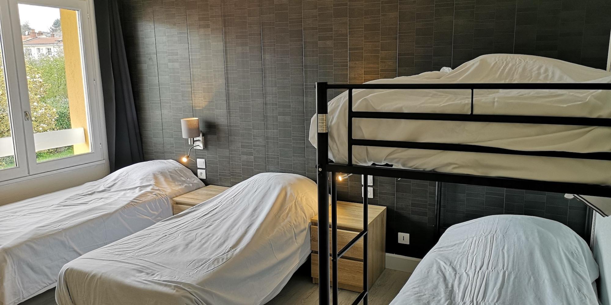 Varios Hôtel Restaurant Le Cheval Blanc