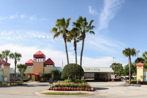 Alojamiento - Seralago Hotel & Suites Main Gate East