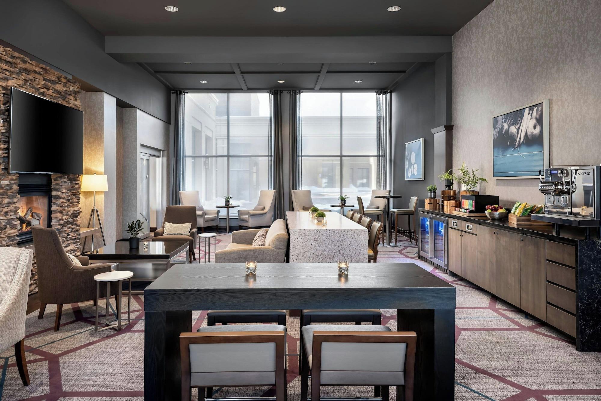 Bar/Salón Sheraton Toronto Airport Hotel & Conference Centre