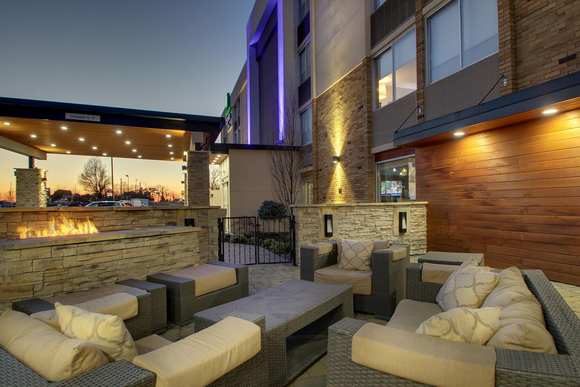 Restaurant Holiday Inn Express & Suites Wapakoneta by IHG