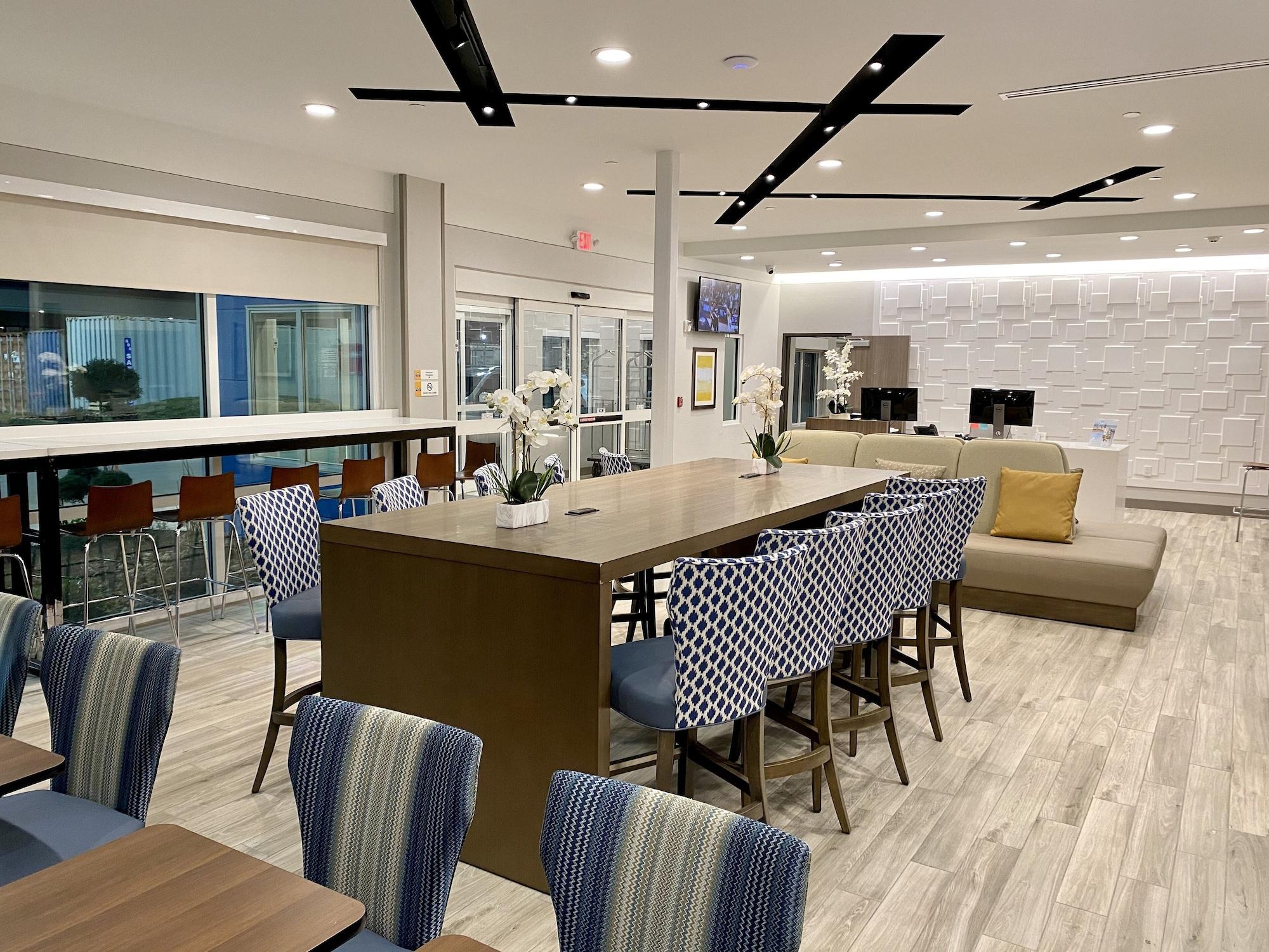 Restaurant Days Inn & Suites by Wyndham Beaumont West / I-10 & Walden