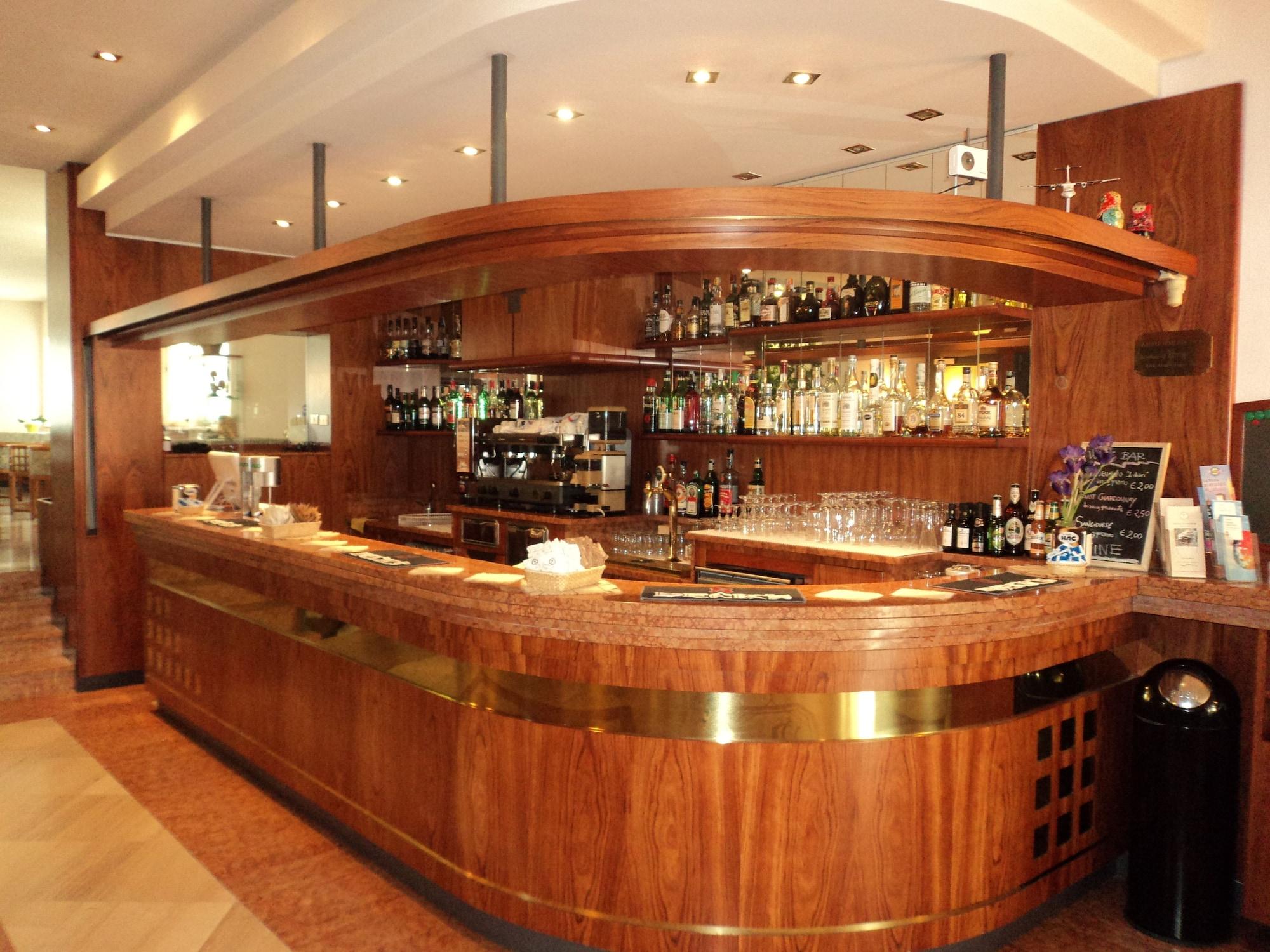 Bar/Salón Hotel Excelsior