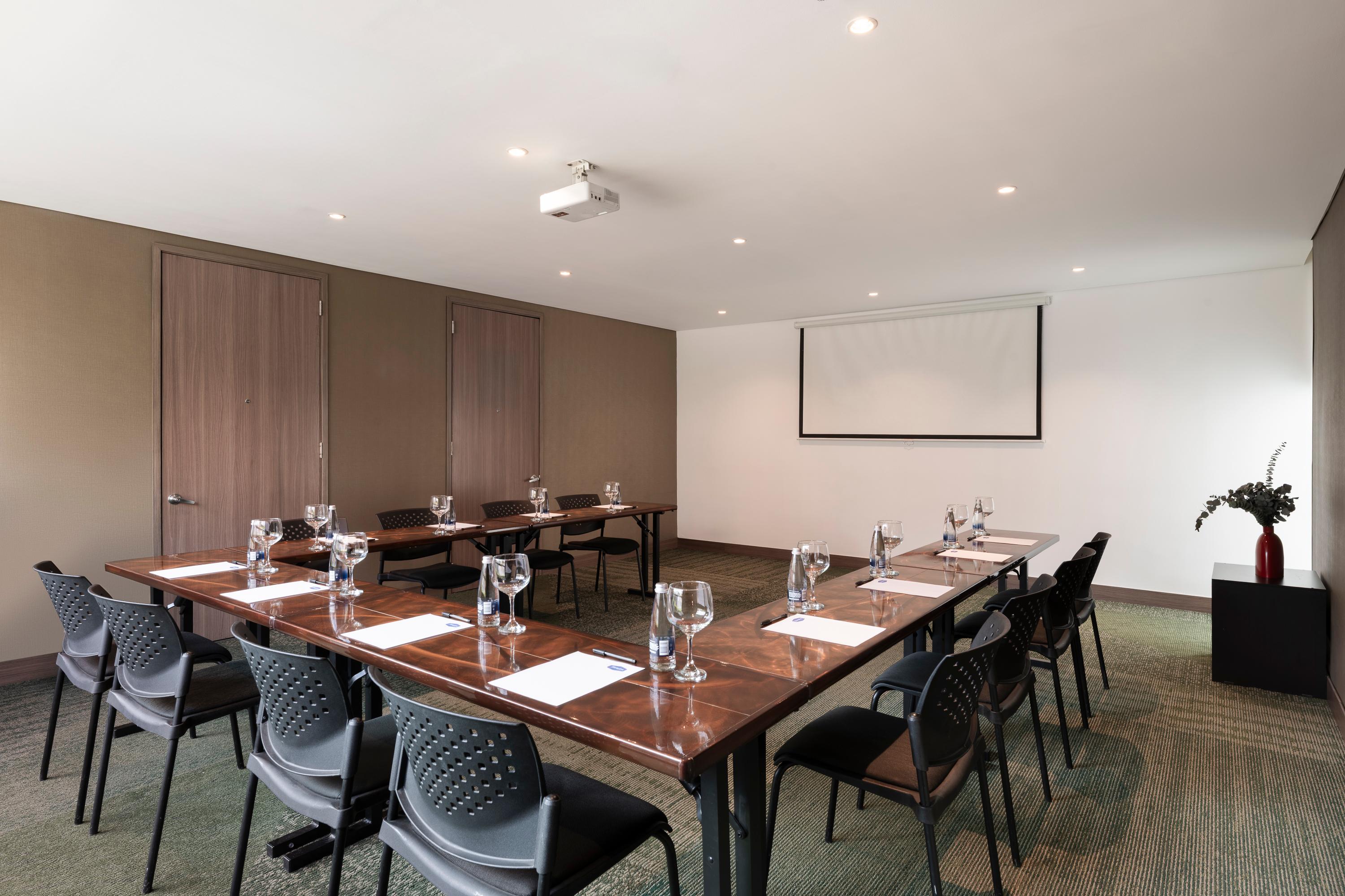 Sala de Reuniones Hampton By Hilton Cali