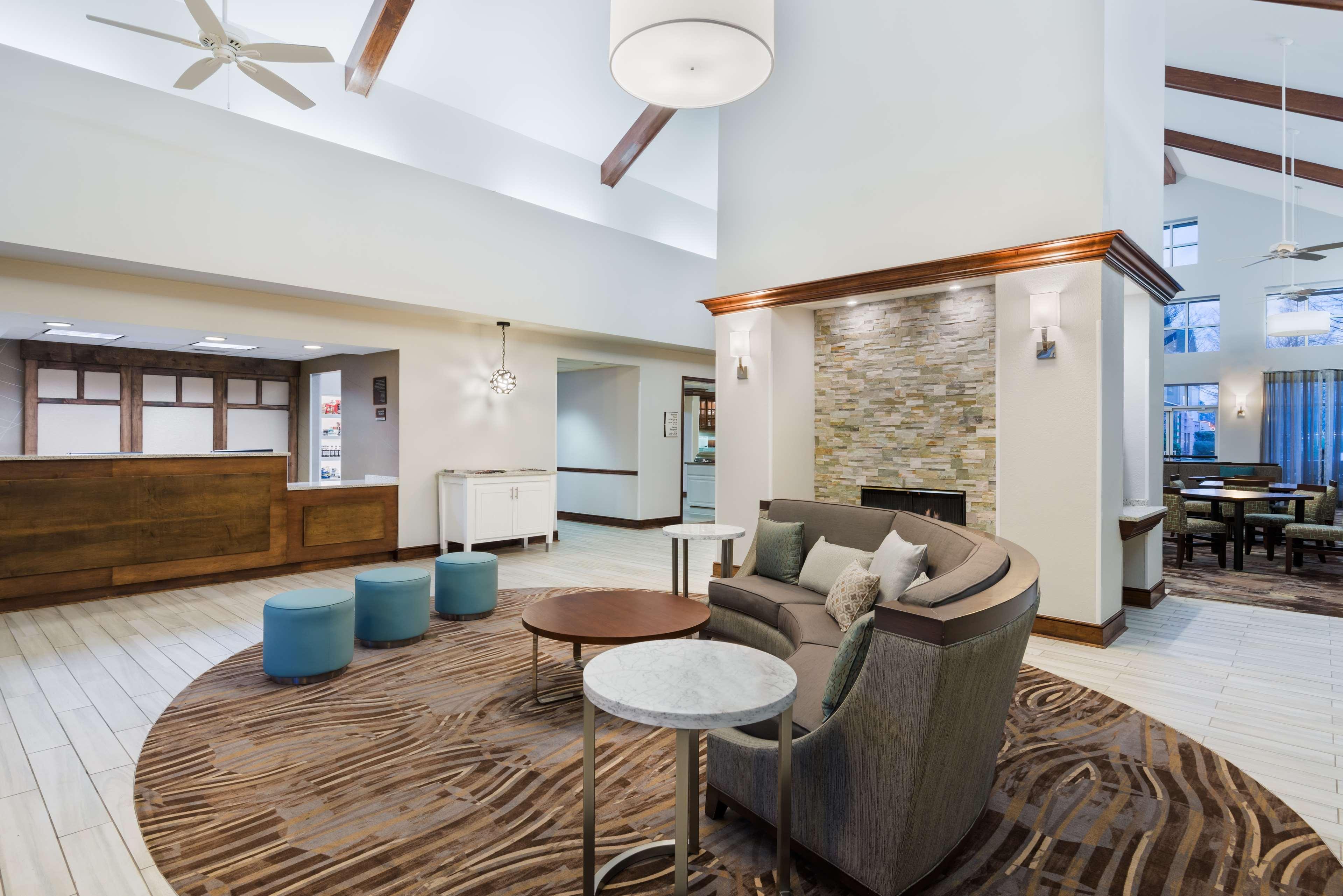 Vista Lobby Homewood Suites by Hilton Baton Rouge