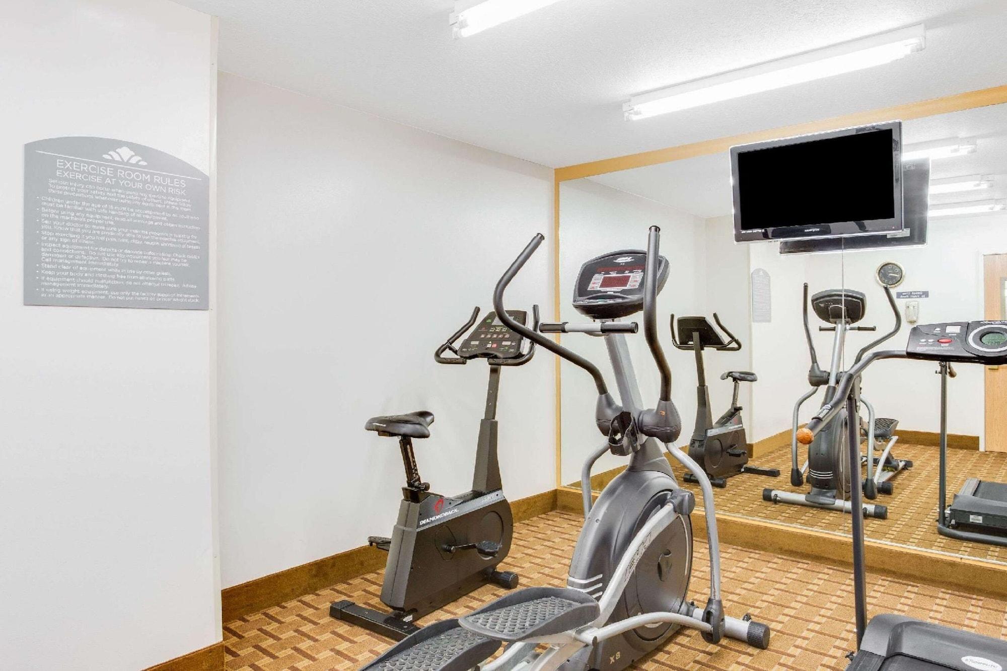 Gimnasio SureStay Hotel by Best Western Christiansburg Blacksburg
