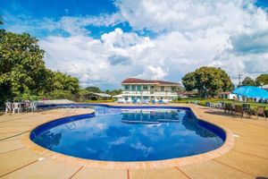 Alojamiento - Amazing location/2 min from Coffe National Park/Outdoor Pool/ Free WiFi & Parkgn