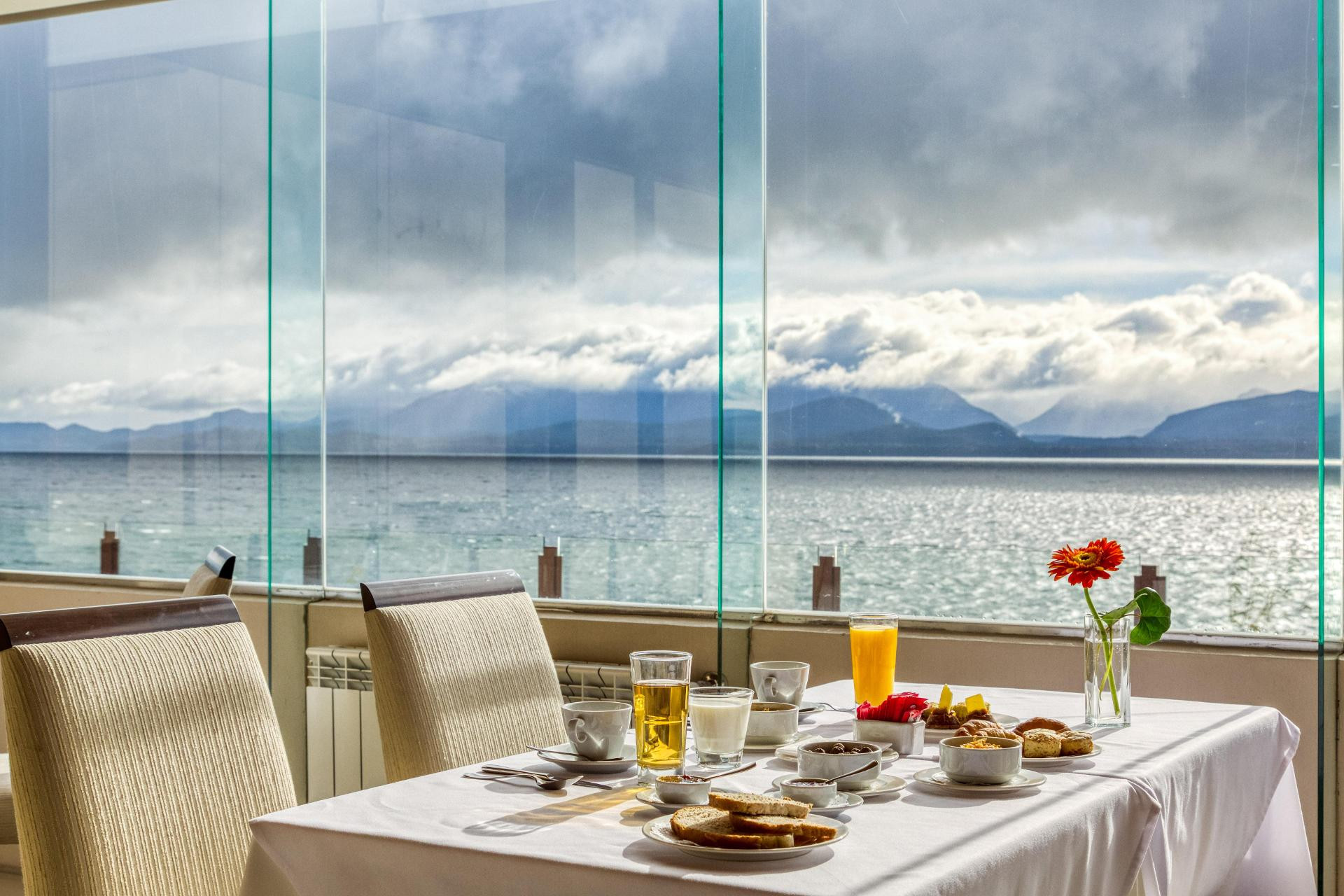 Restaurant Alma Del Lago Suites