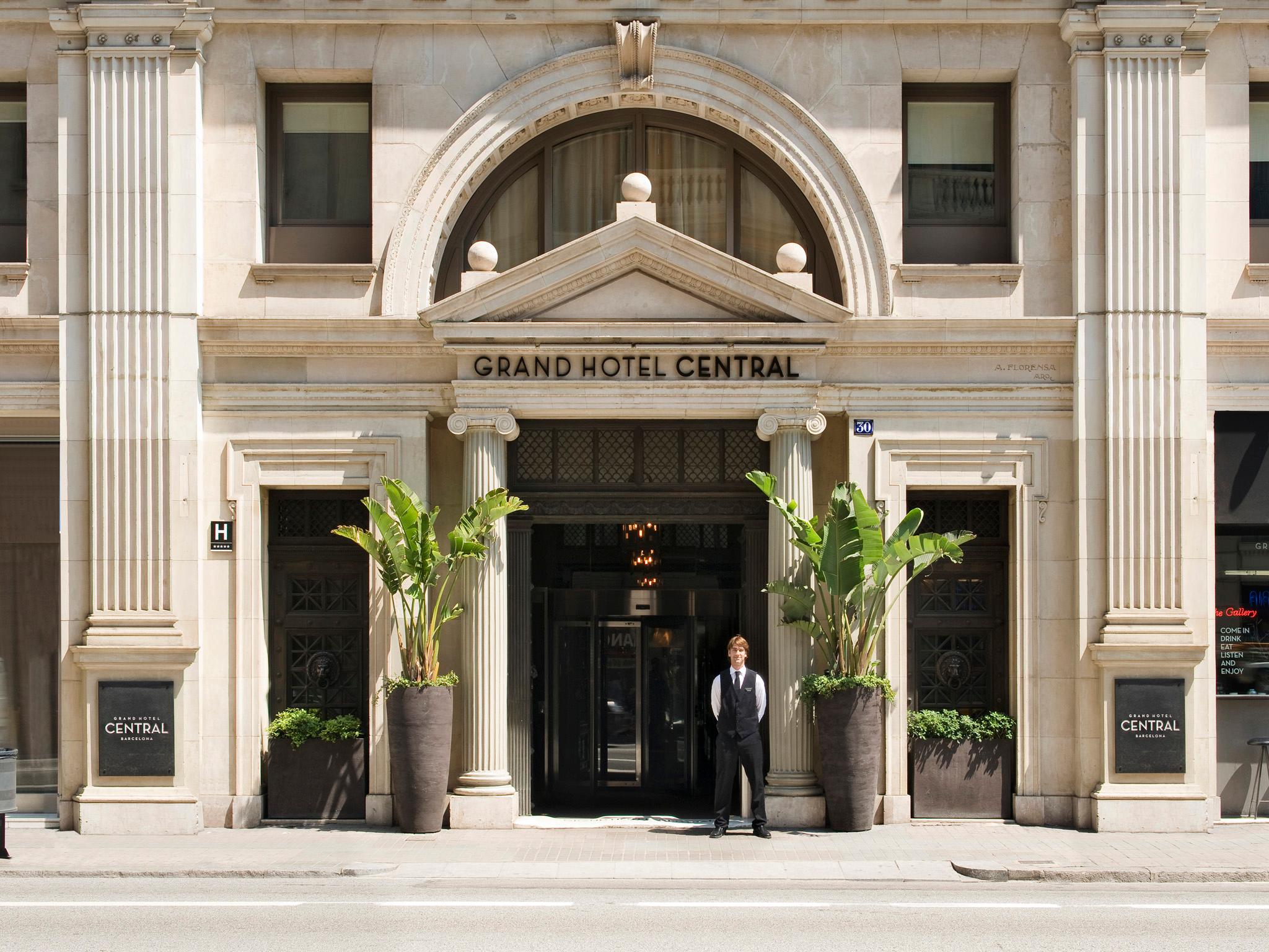 Vista Exterior Grand Hotel Central