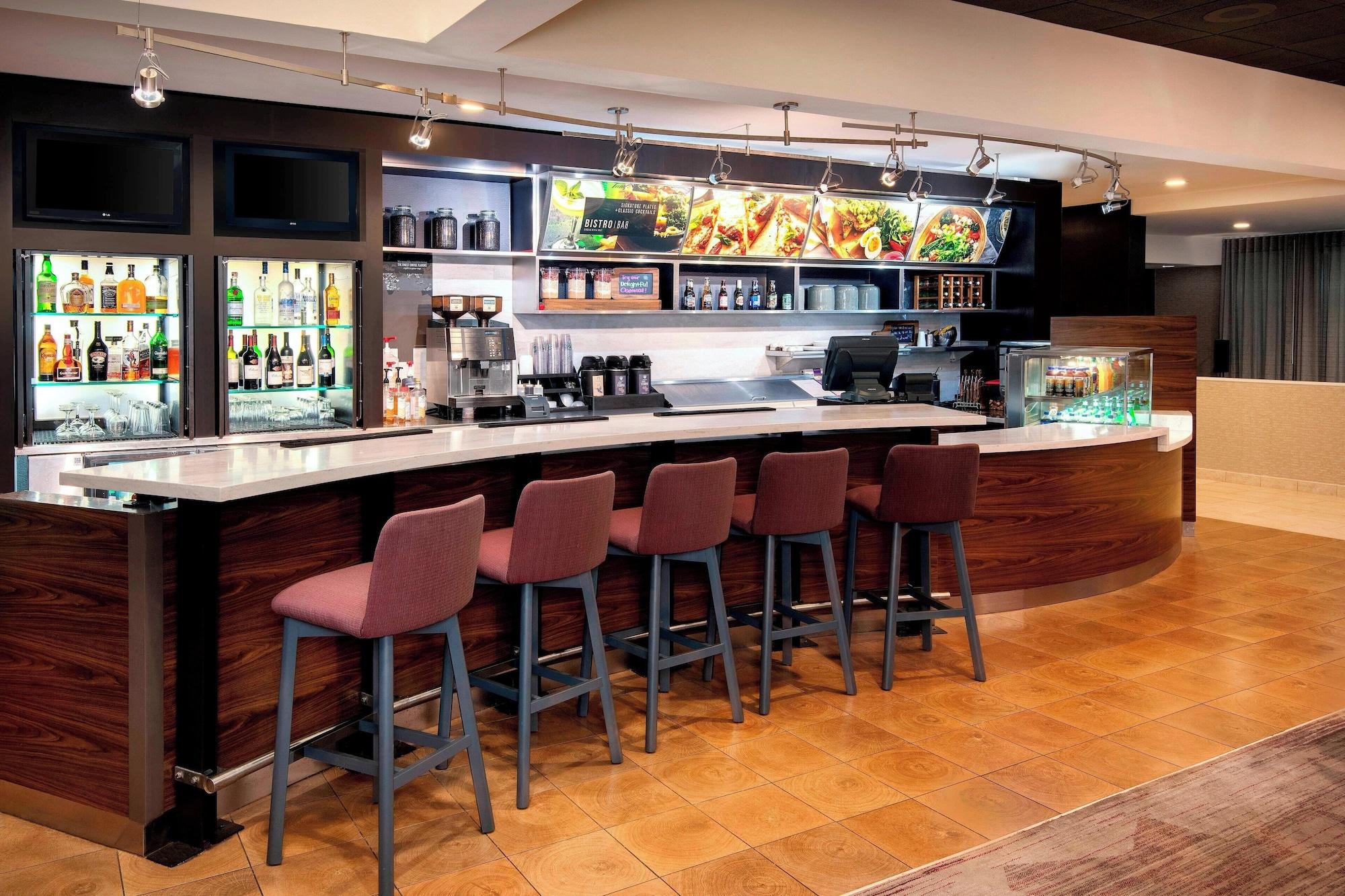 Restaurant Courtyard by Marriott Savannah Midtown