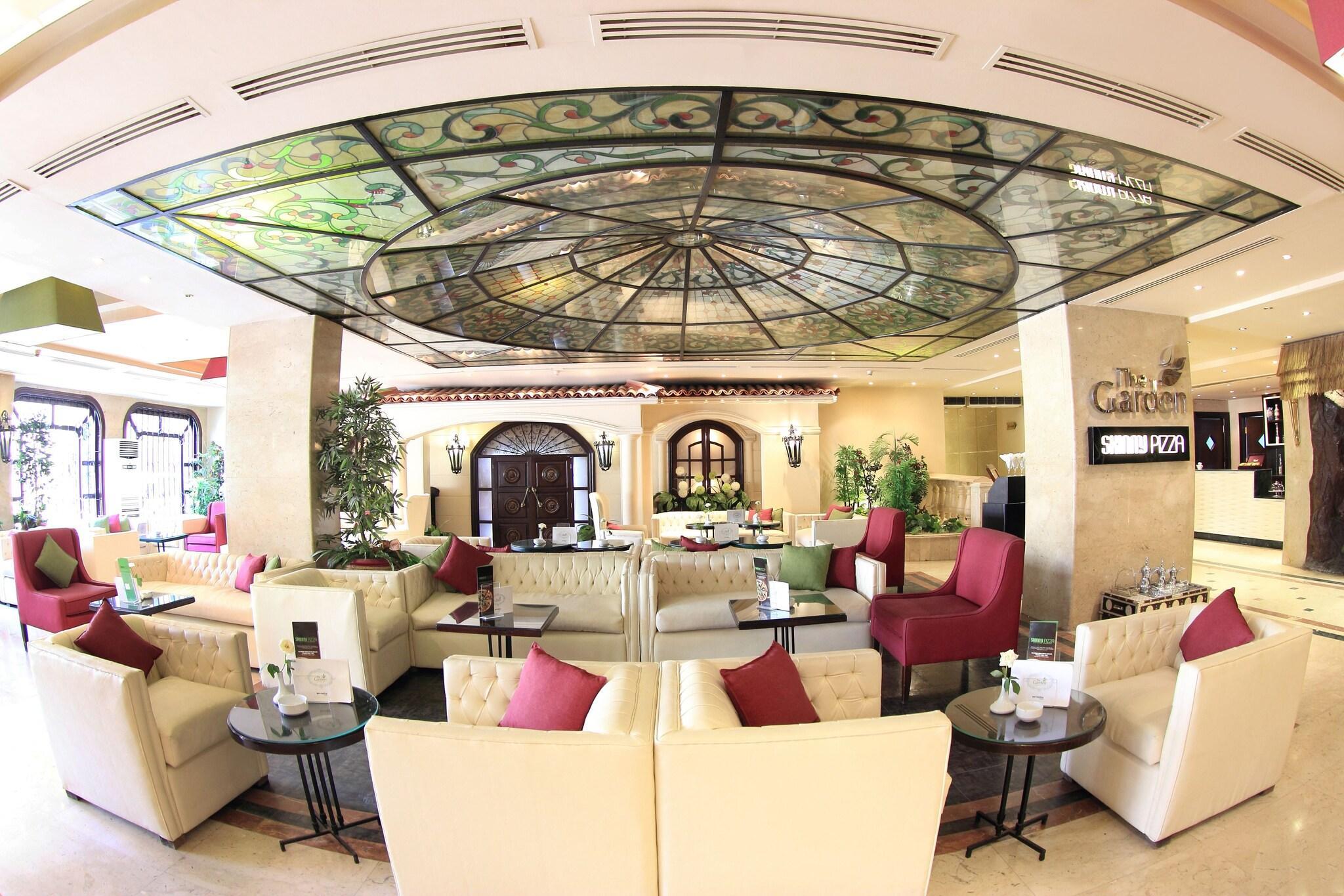 Bar/Salón Pyramisa Suites Hotel Cairo