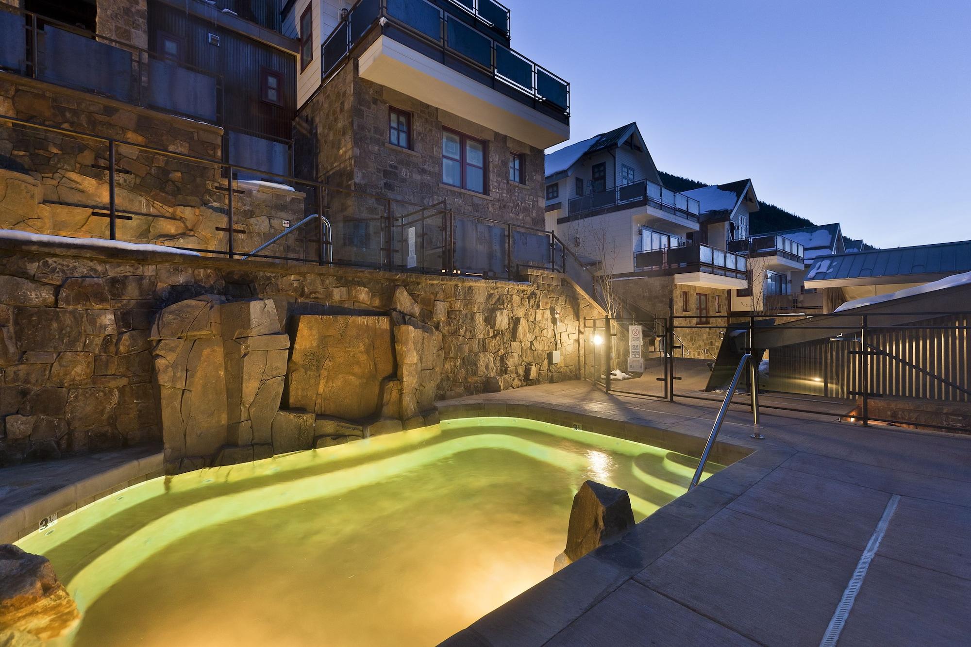 Spa The Auberge Residences at Element 52