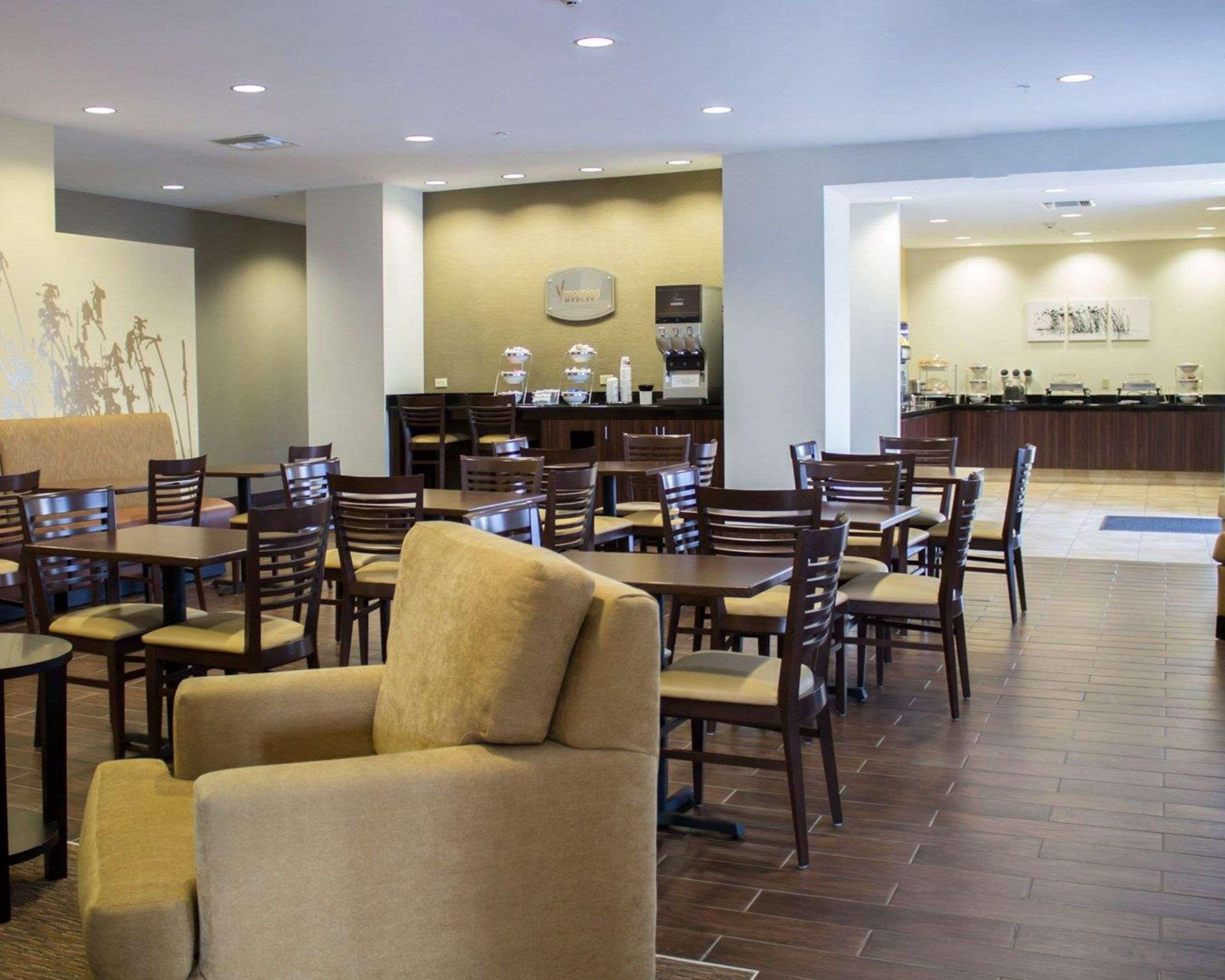 Vista Lobby Sleep Inn & Suites Moundsville