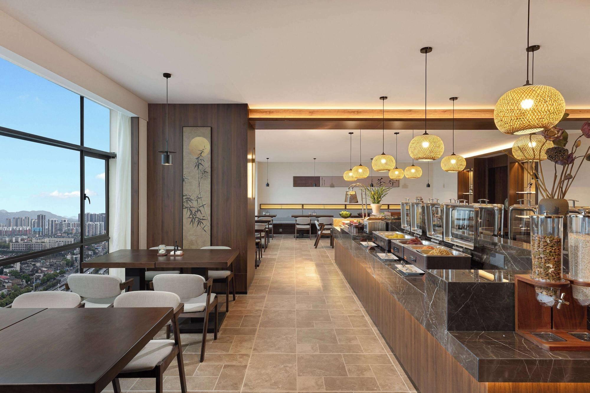 Restaurant Days Hotel By Wyndham Zhuzhou Shifeng