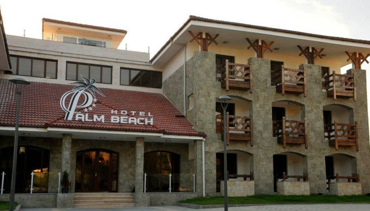 Varios Palm Beach Hotel