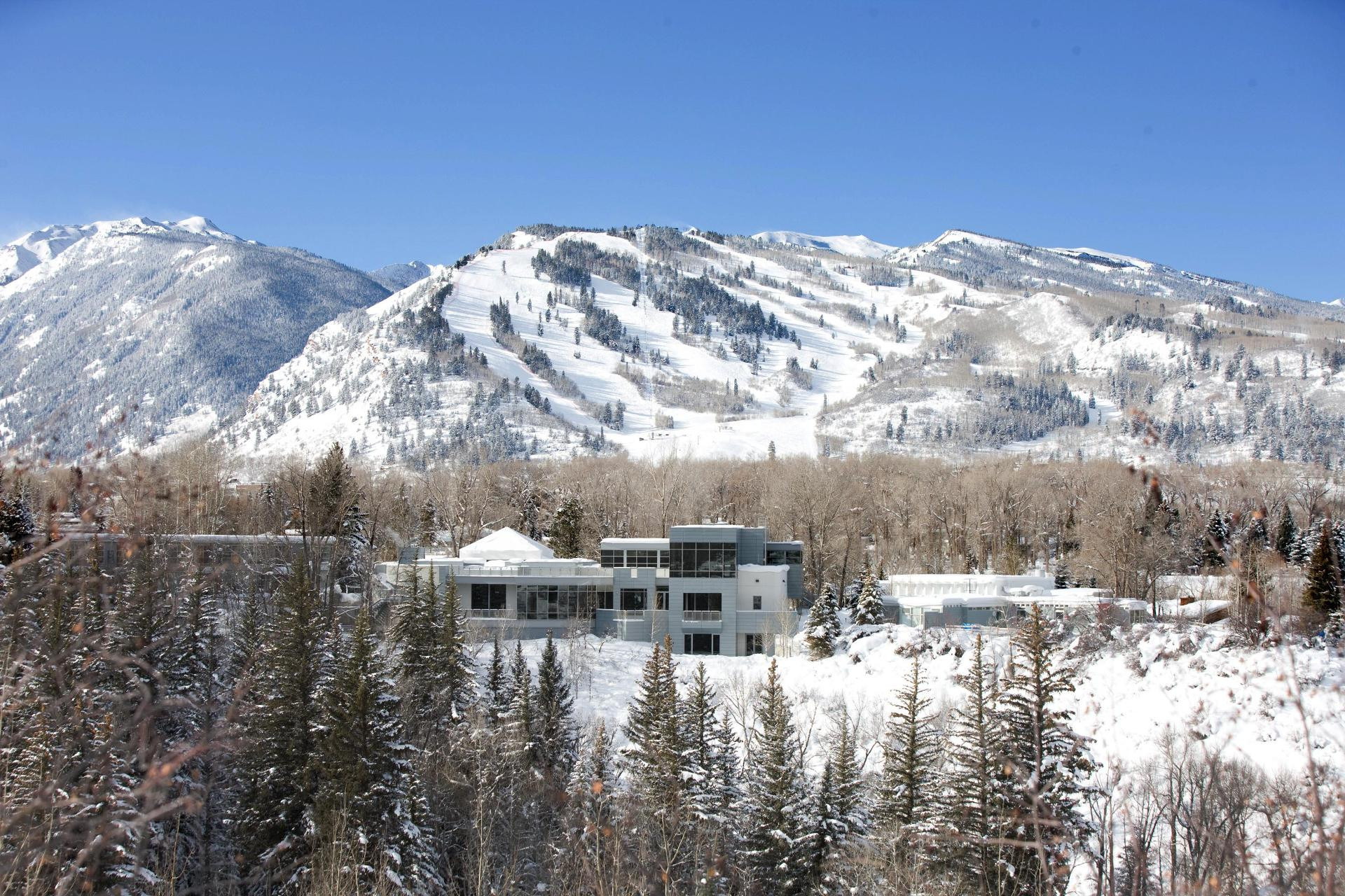 Vista Exterior Aspen Meadows Resort