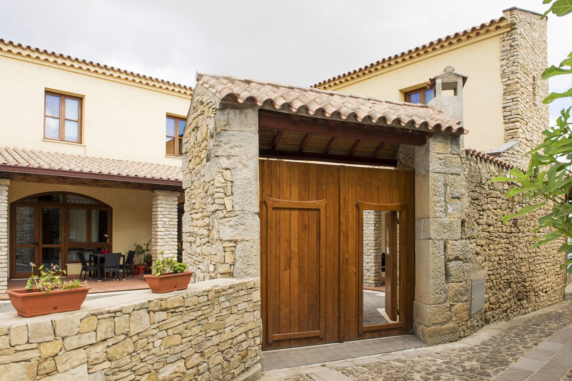 Vista Exterior Albergo Diffuso Il Mandorlo