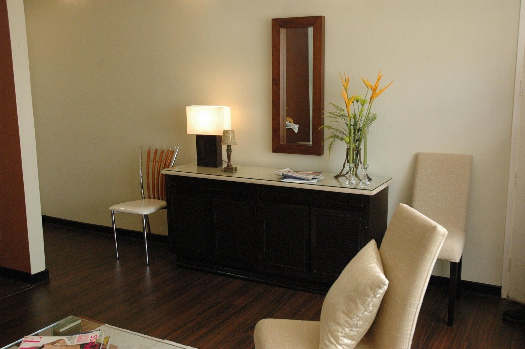 Set de Habitación Manila Manor Hotel
