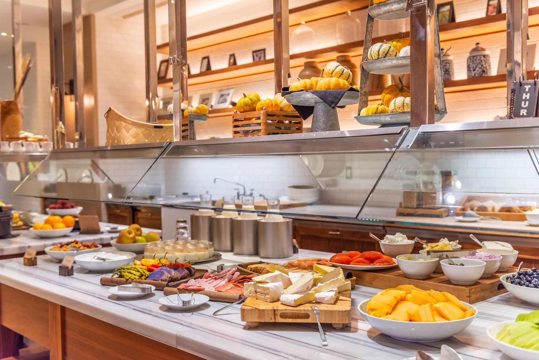 Restaurant Andaz Maui at Wailea Resort - a concept by Hyatt