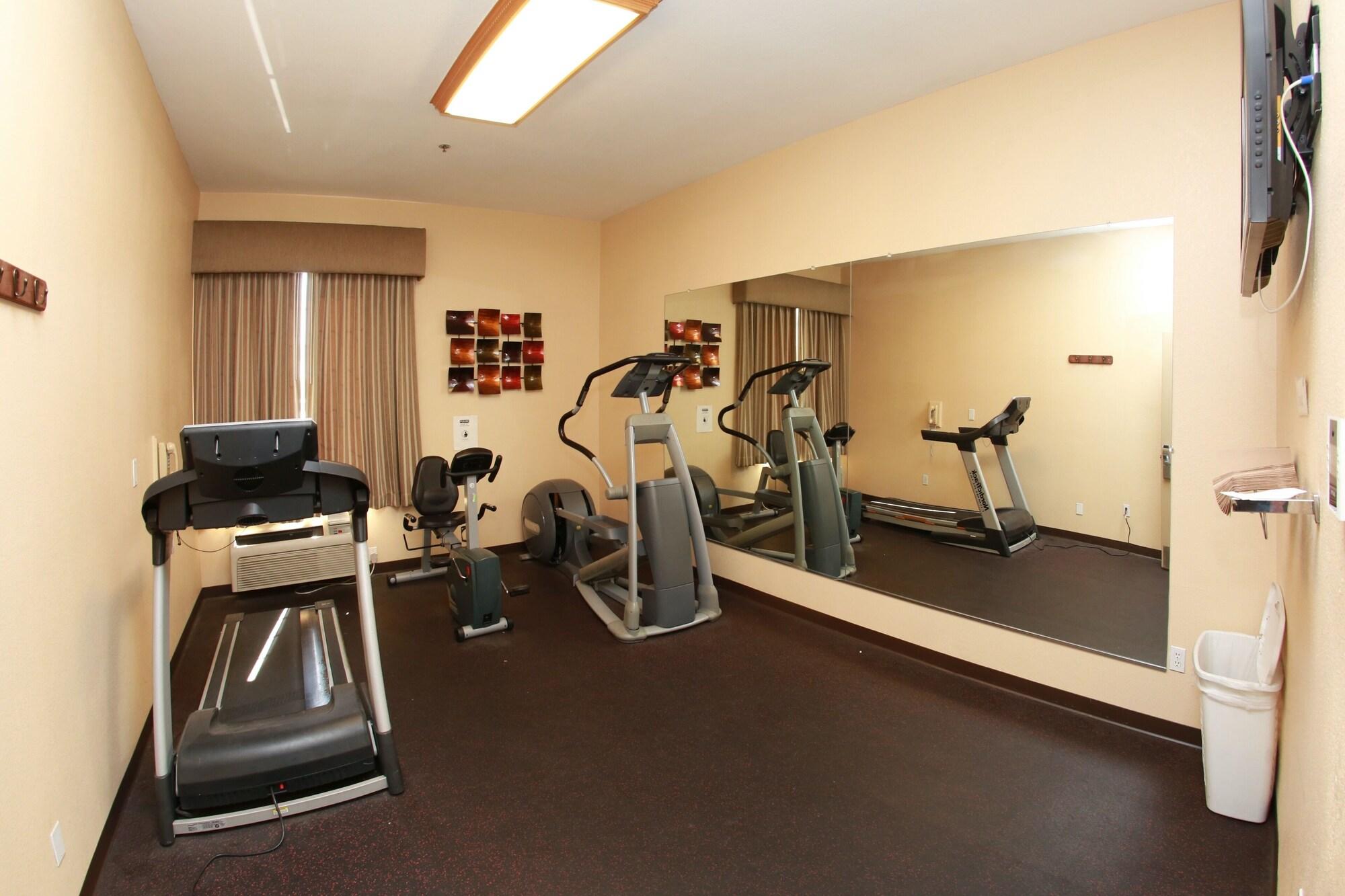 Gimnasio Ramada by Wyndham Fresno Northwest