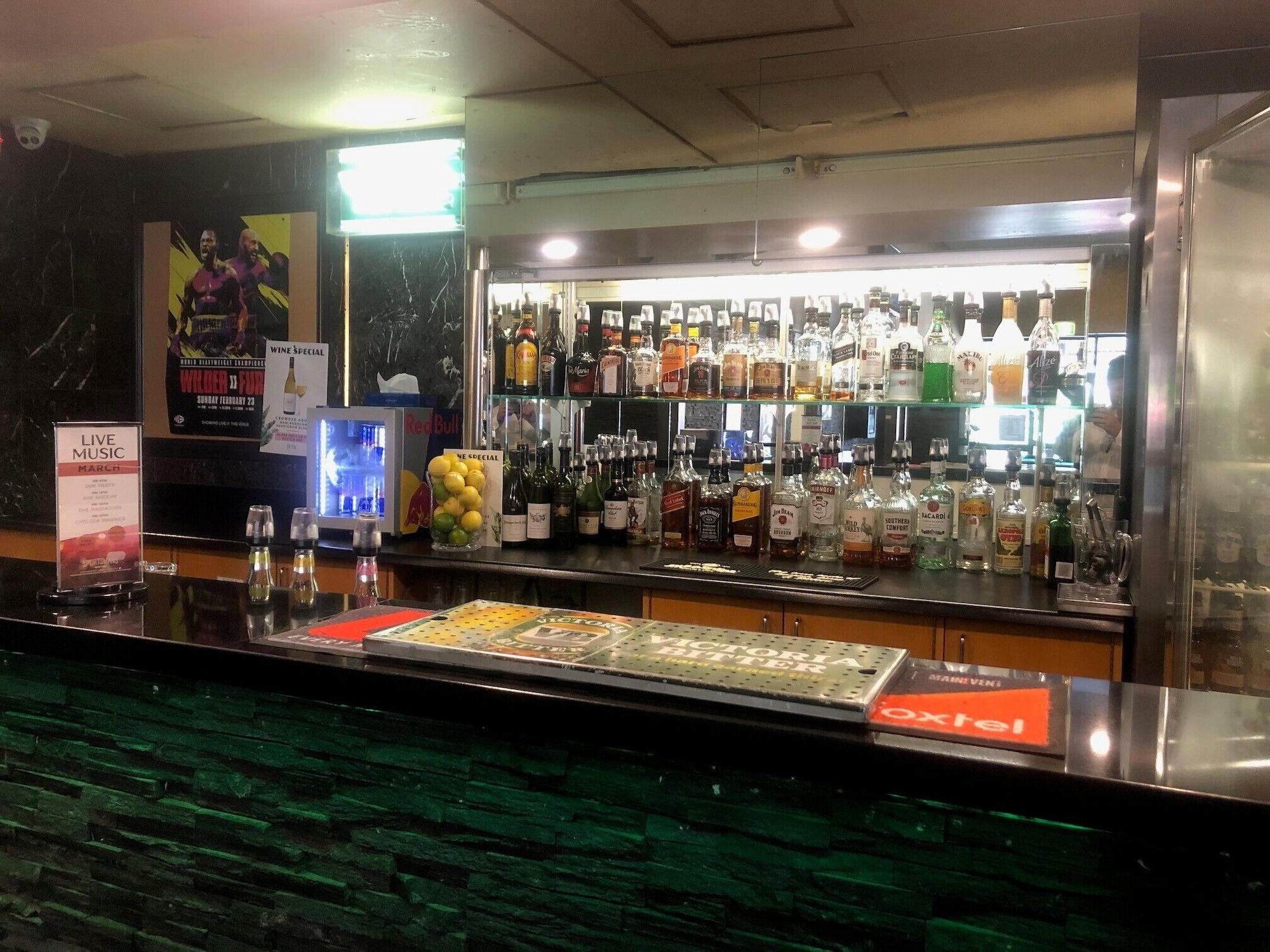 Bar/Salón Blacktown Tavern
