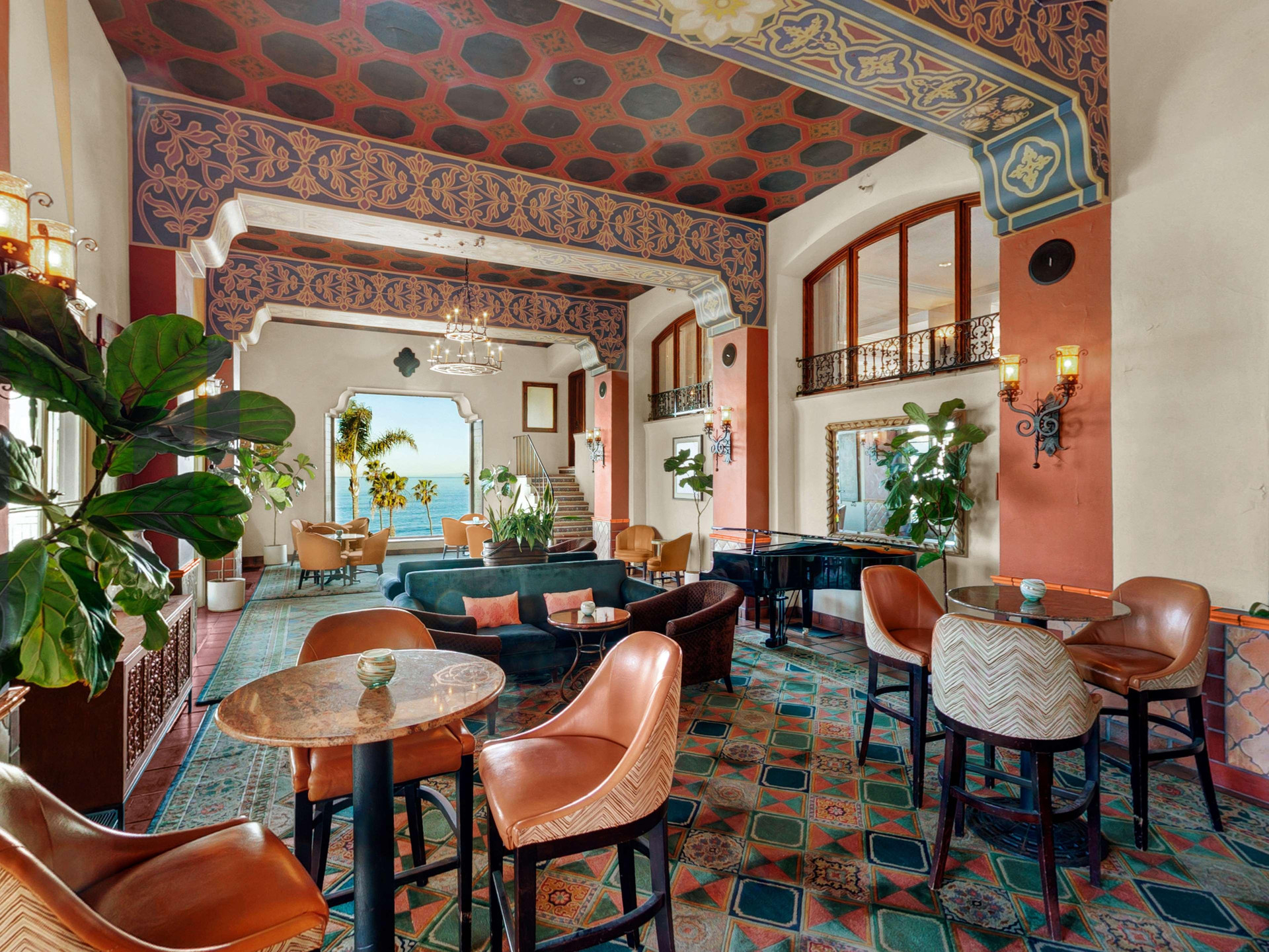 Bar/Salón La Valencia Hotel