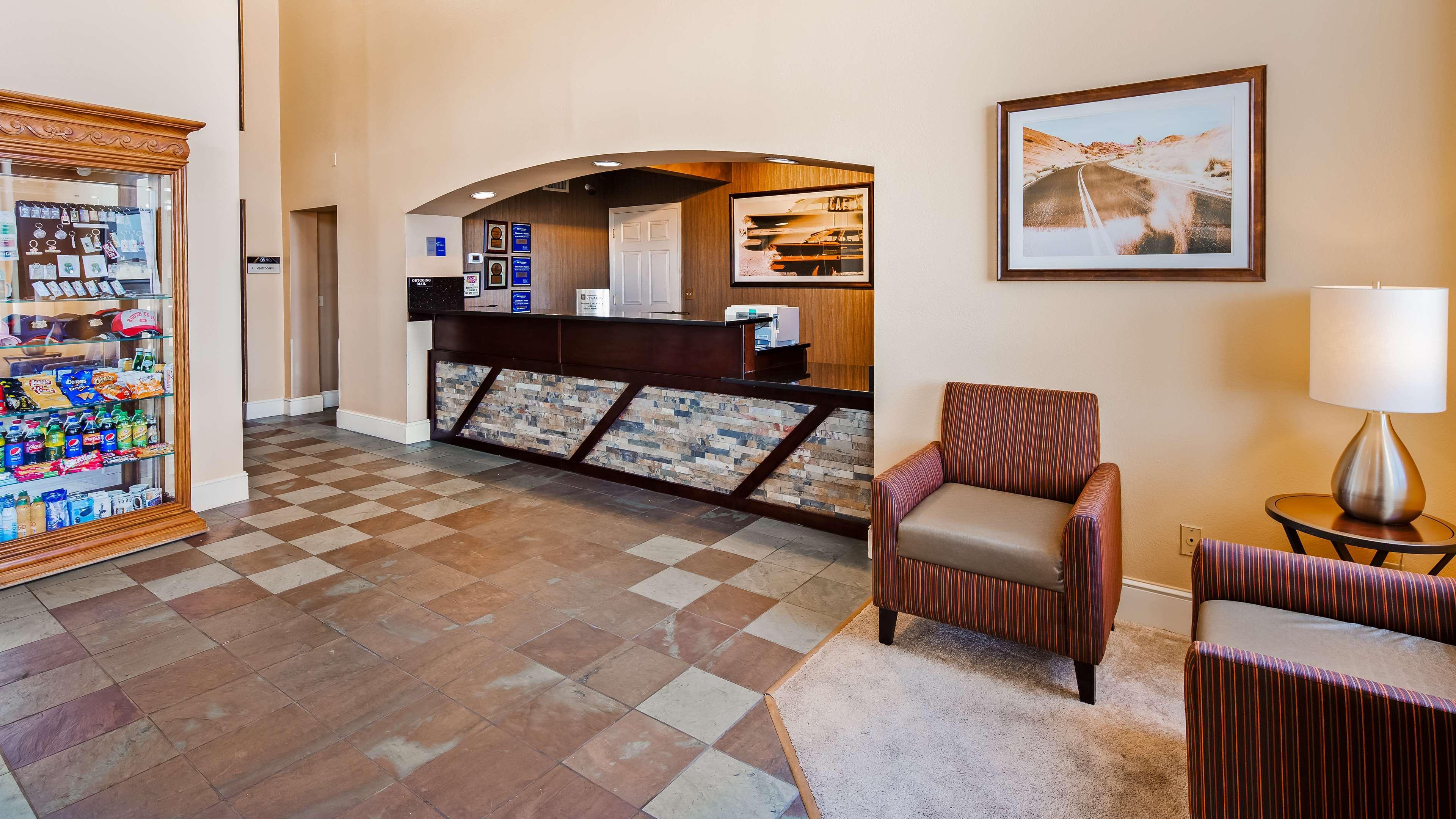 Vista Lobby Best Western Plus King's Inn & Suites