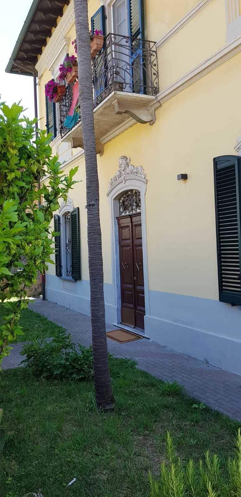 Vista Exterior Villa Liberty Il Lauro