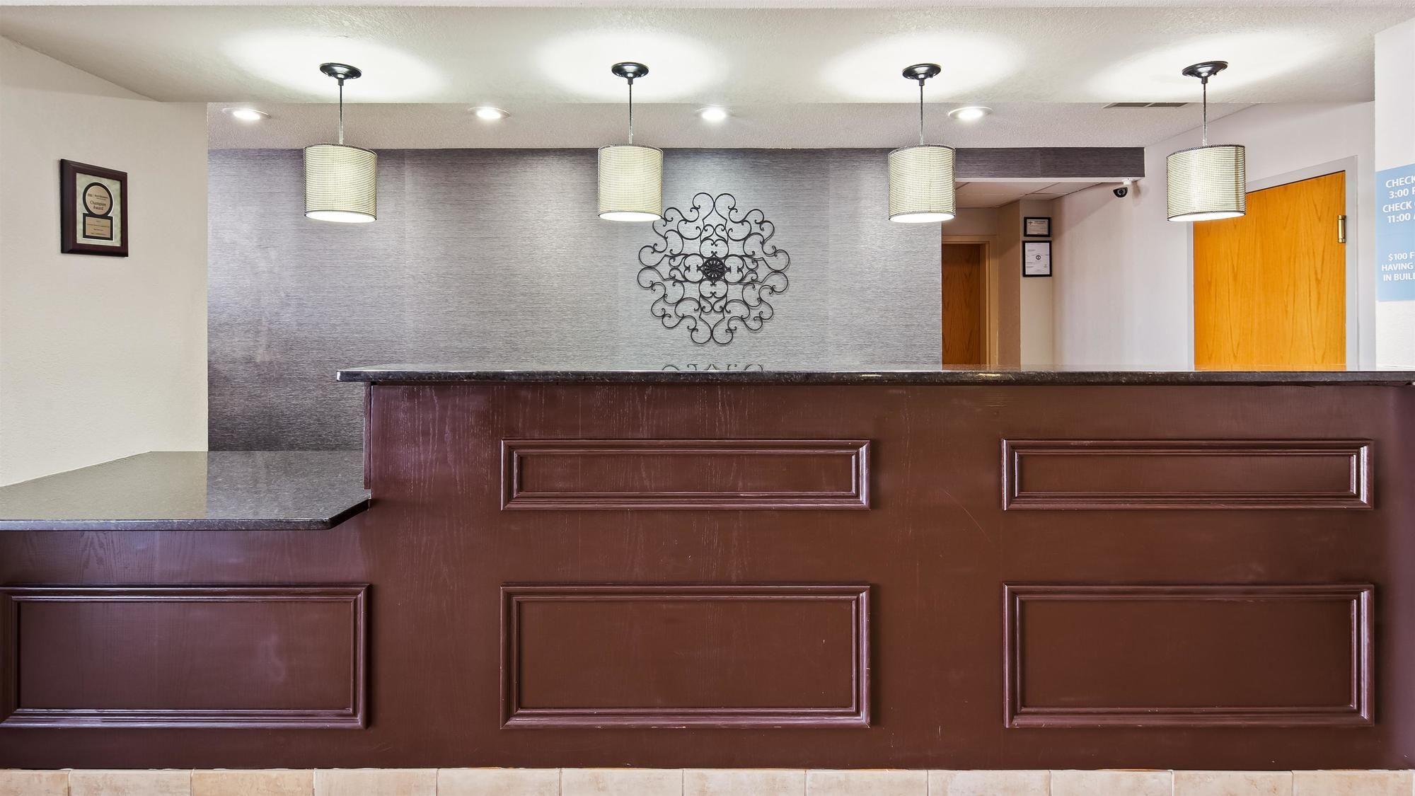 Vista Lobby Best Western Lake Cumberland Inn