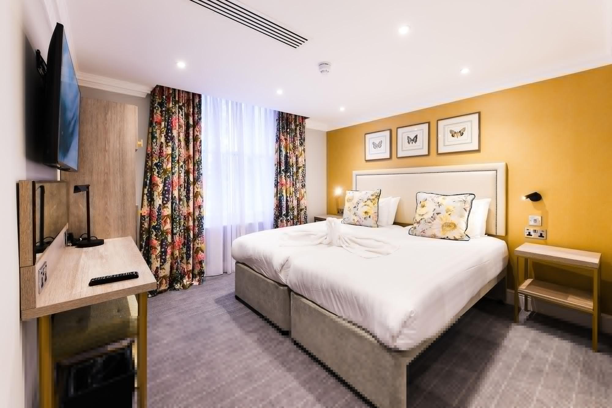 Varios Byron Hotel London