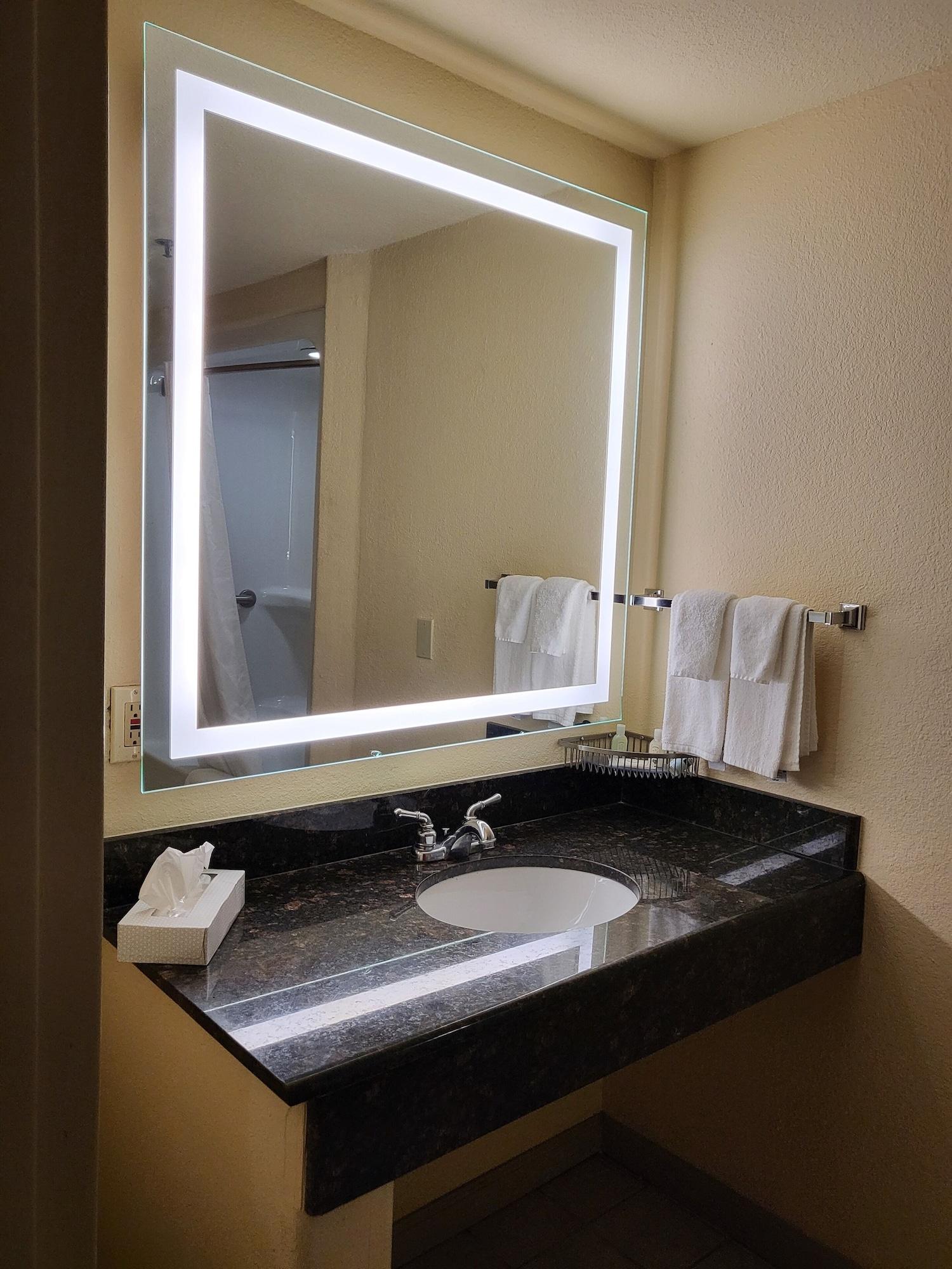 Equipamiento de Habitación Quality Inn Tulsa - Downtown West