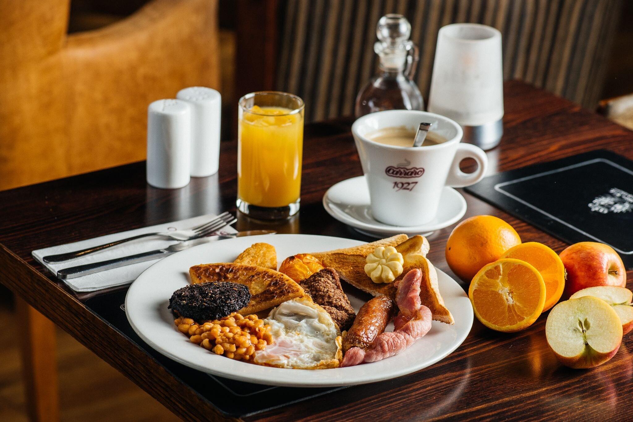 Restaurant The Commercial Hotel