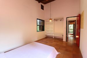 Alquiler Vacacional - Beautiful, spacious house with 4 bedrooms, veranda with hammocks, garden.