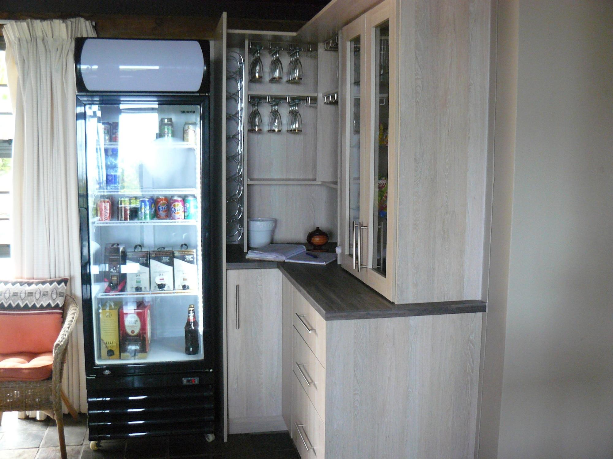 Bar/Salón See More Guest House