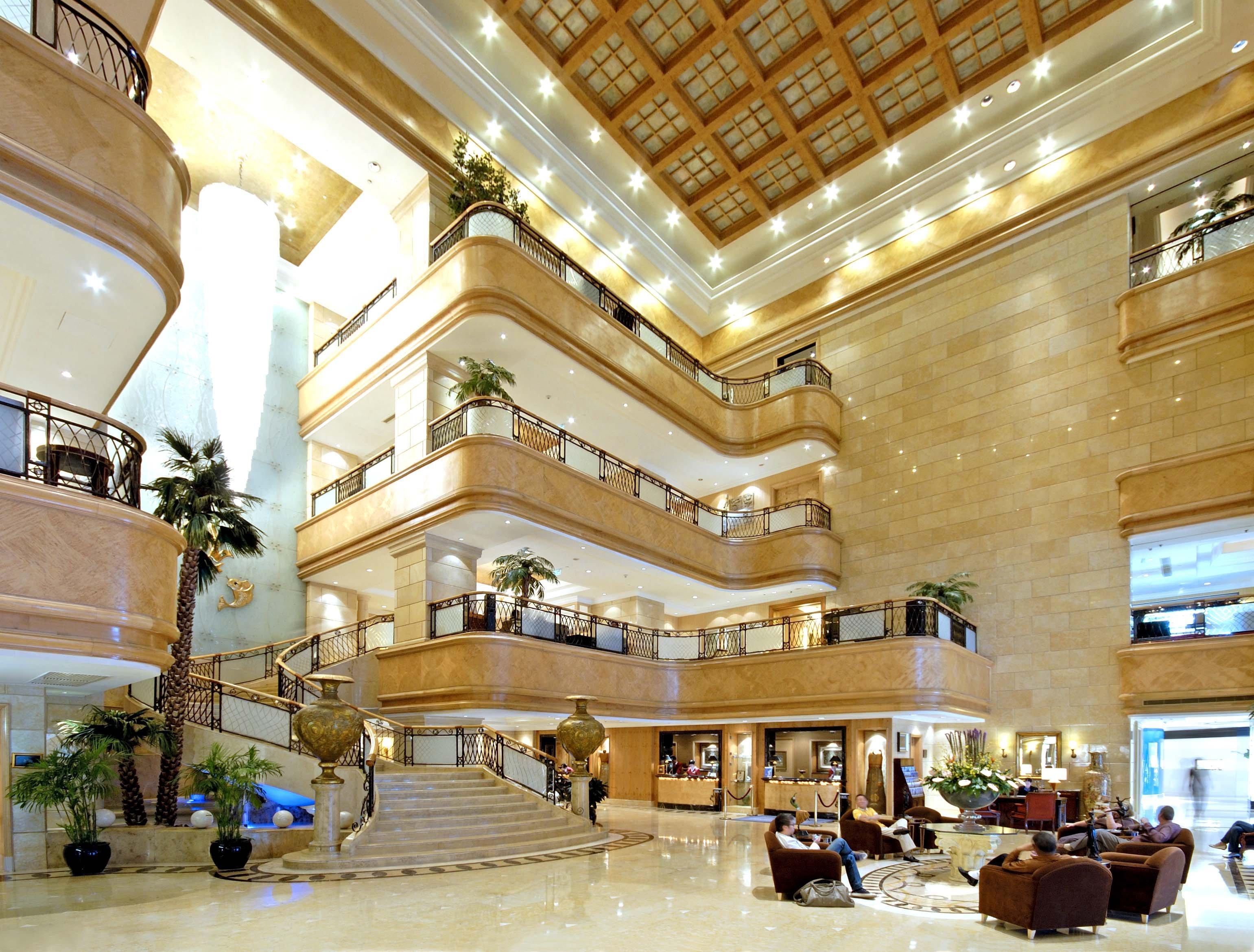 Vista Lobby Crowne Plaza Hotel Qingdao by IHG