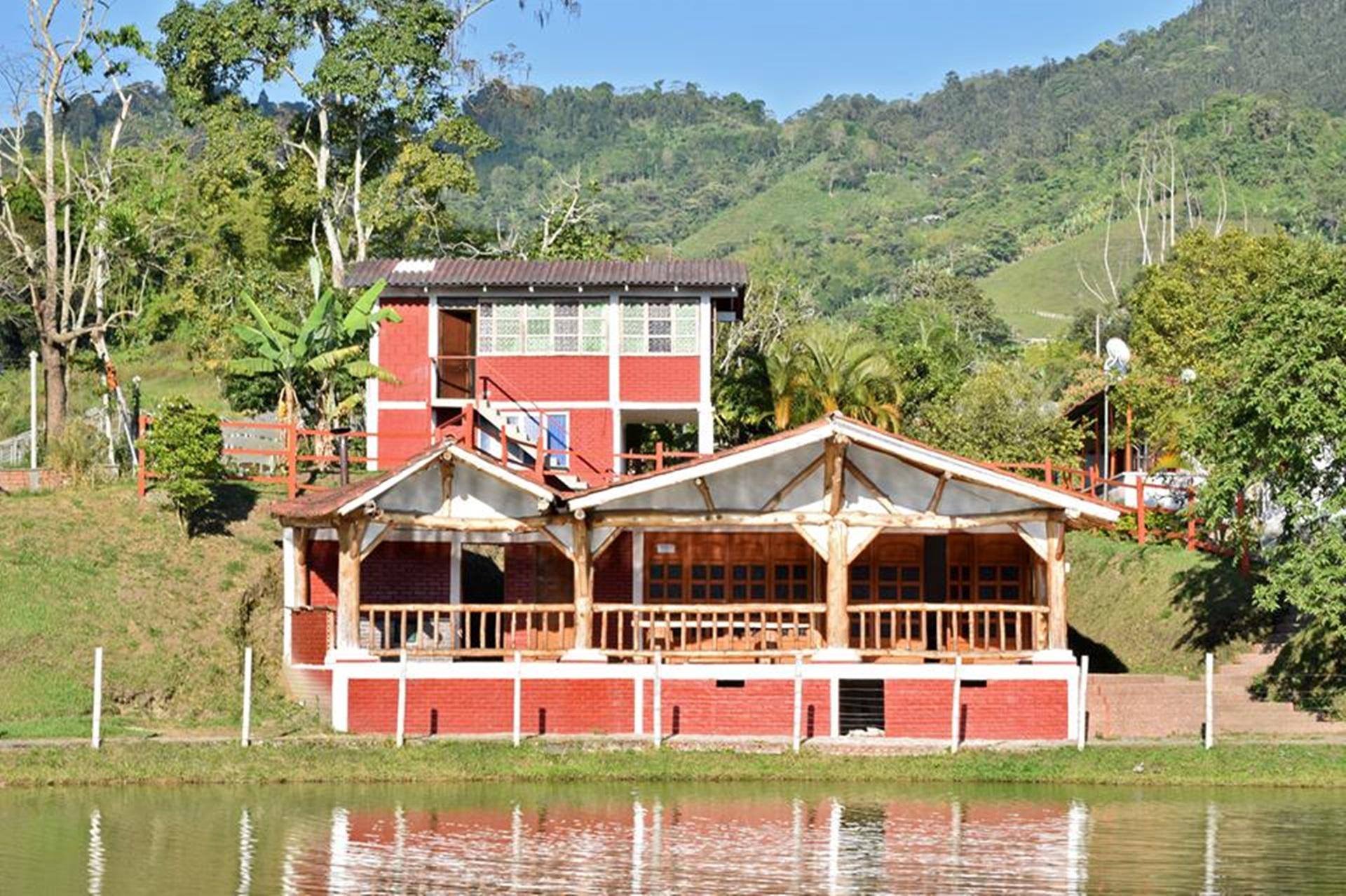 Vista Exterior Finca Hotel Lago Azul
