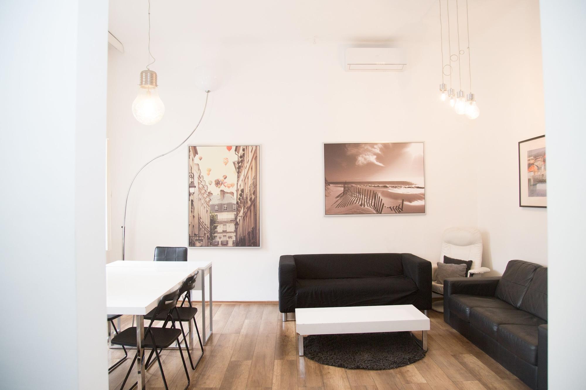 Varios LOVECROATIA - Hostel