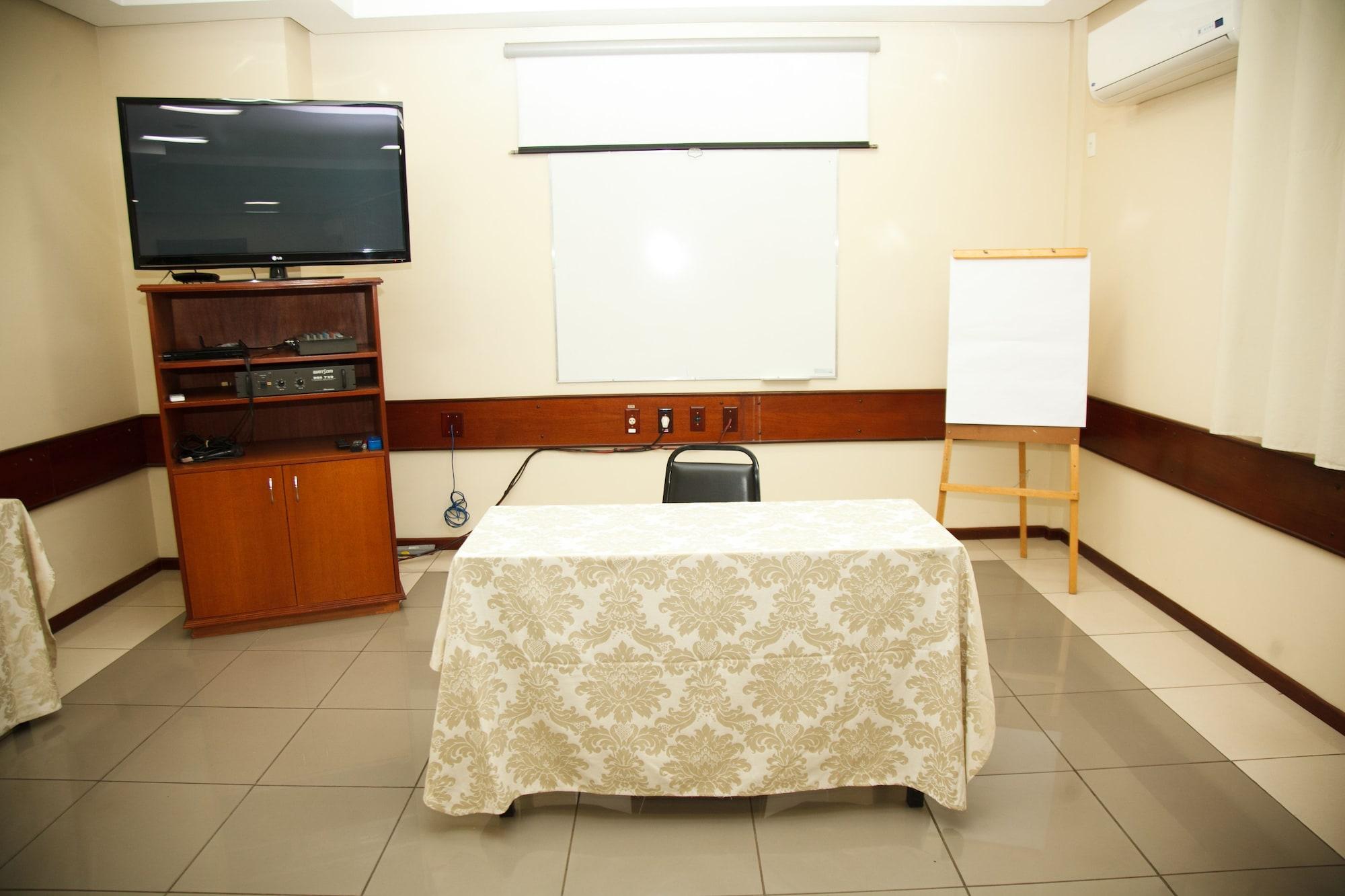 Sala de Reuniones Villalba Hotel Uberlandia