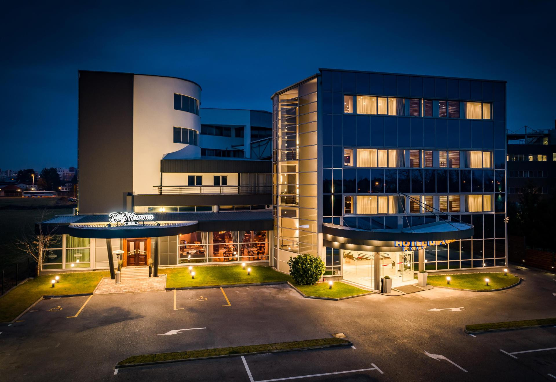 Vista Exterior Hotel Diplomat