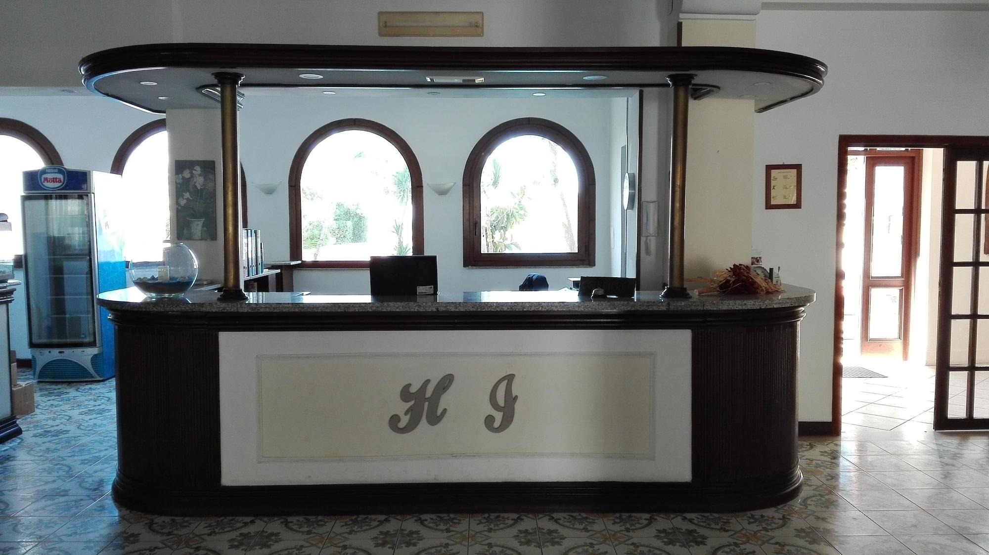 Vista Lobby International Resort