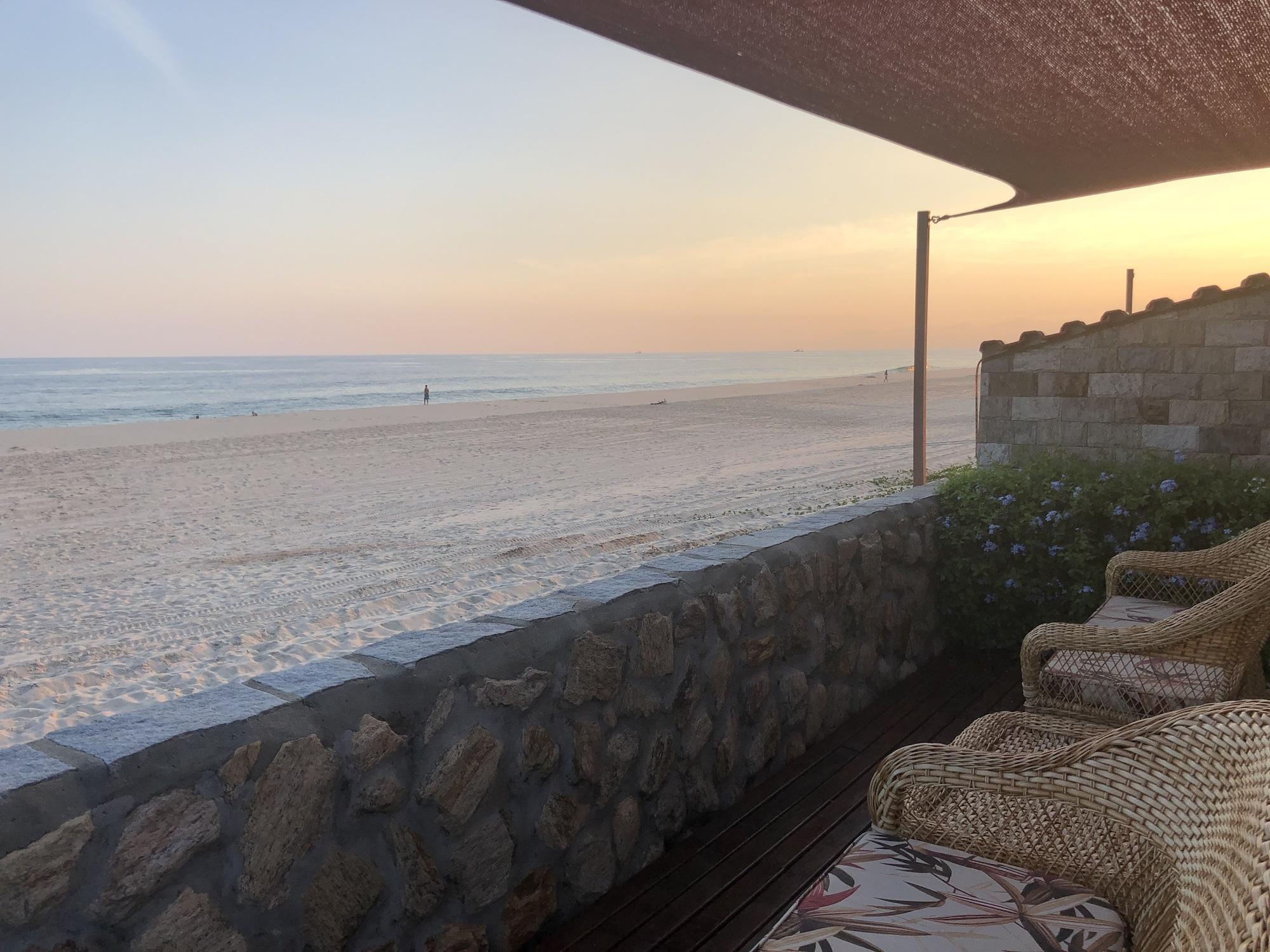 Playa Black Point Beach Club